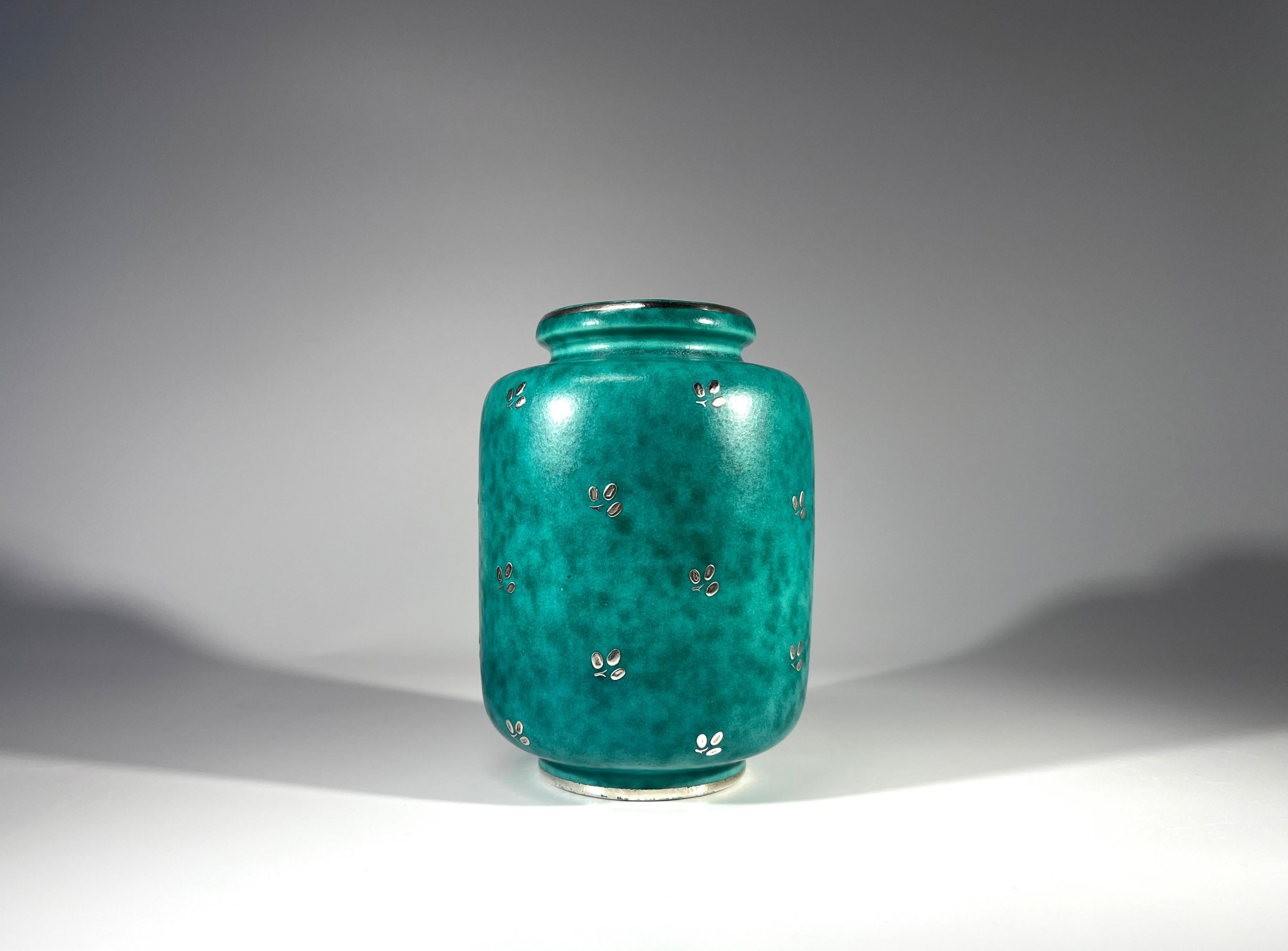 Svedese Vaso a urna in gres di dimensioni ridotte, Wilhelm Kage, ARGENTA, Gustavsberg, Svezia, 1959 ca. in vendita