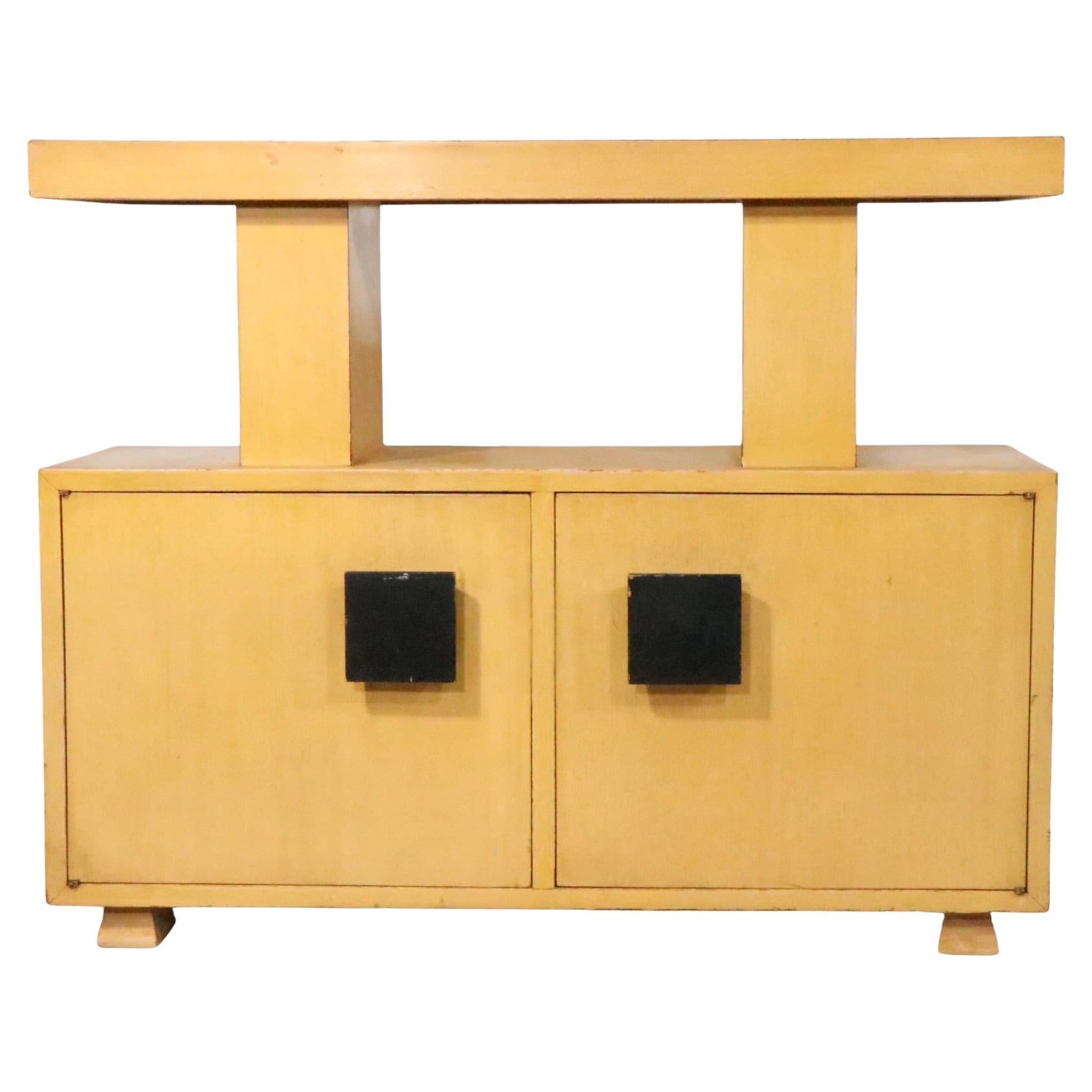 Diminutives zweistöckiges Sideboard nach James Mont, 1940/1950er Jahre  im Angebot