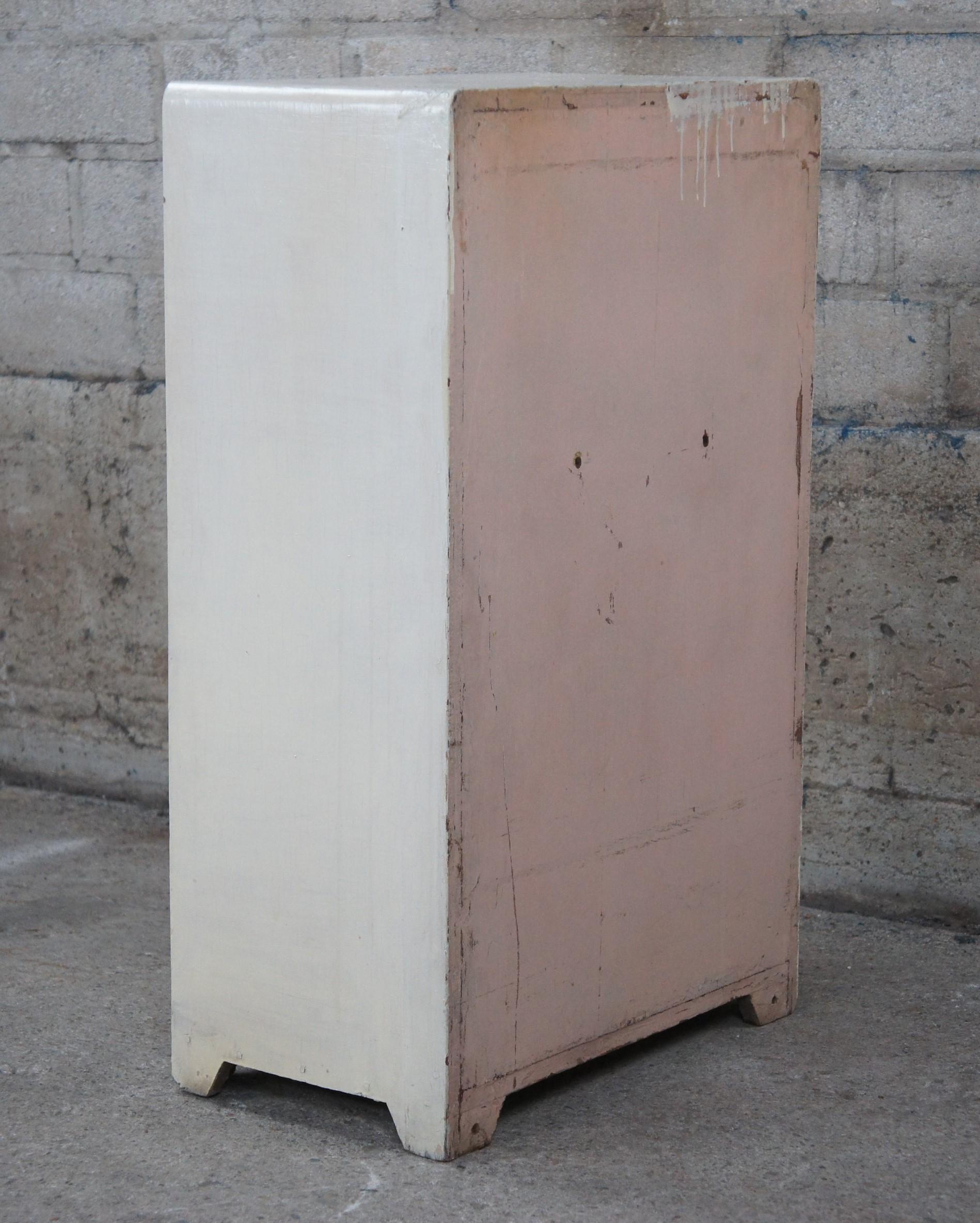 Diminutif Vintage White Painted Country Cupboard Small Cabinet Apothecary Chic en vente 3