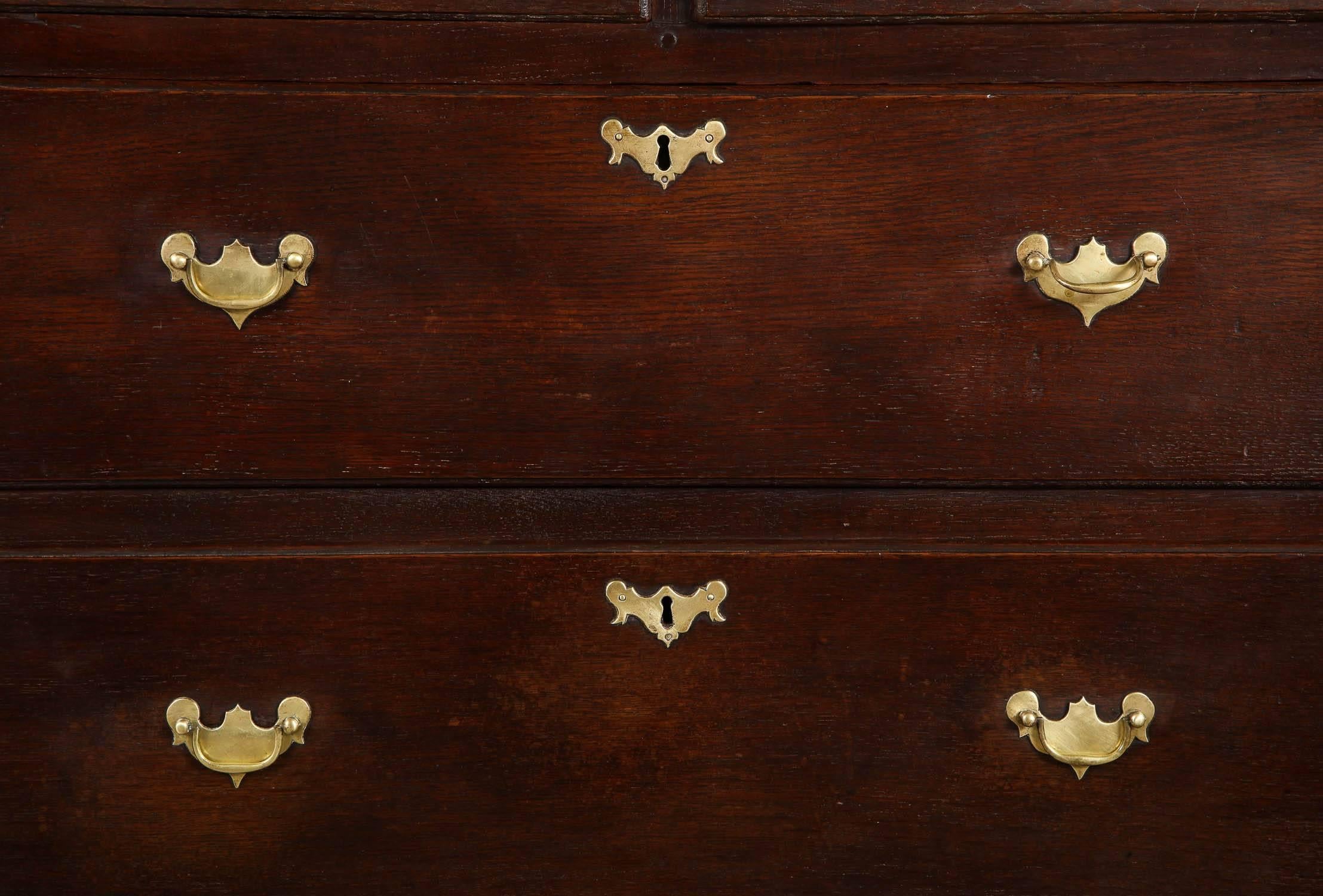 Diminutive Welsh Chest on Chest In Excellent Condition In Greenwich, CT