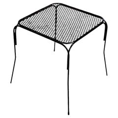 Diminutiver Beistelltisch aus Schmiedeeisen und Metallgeflecht für Garten und Terrasse nach Woodard
