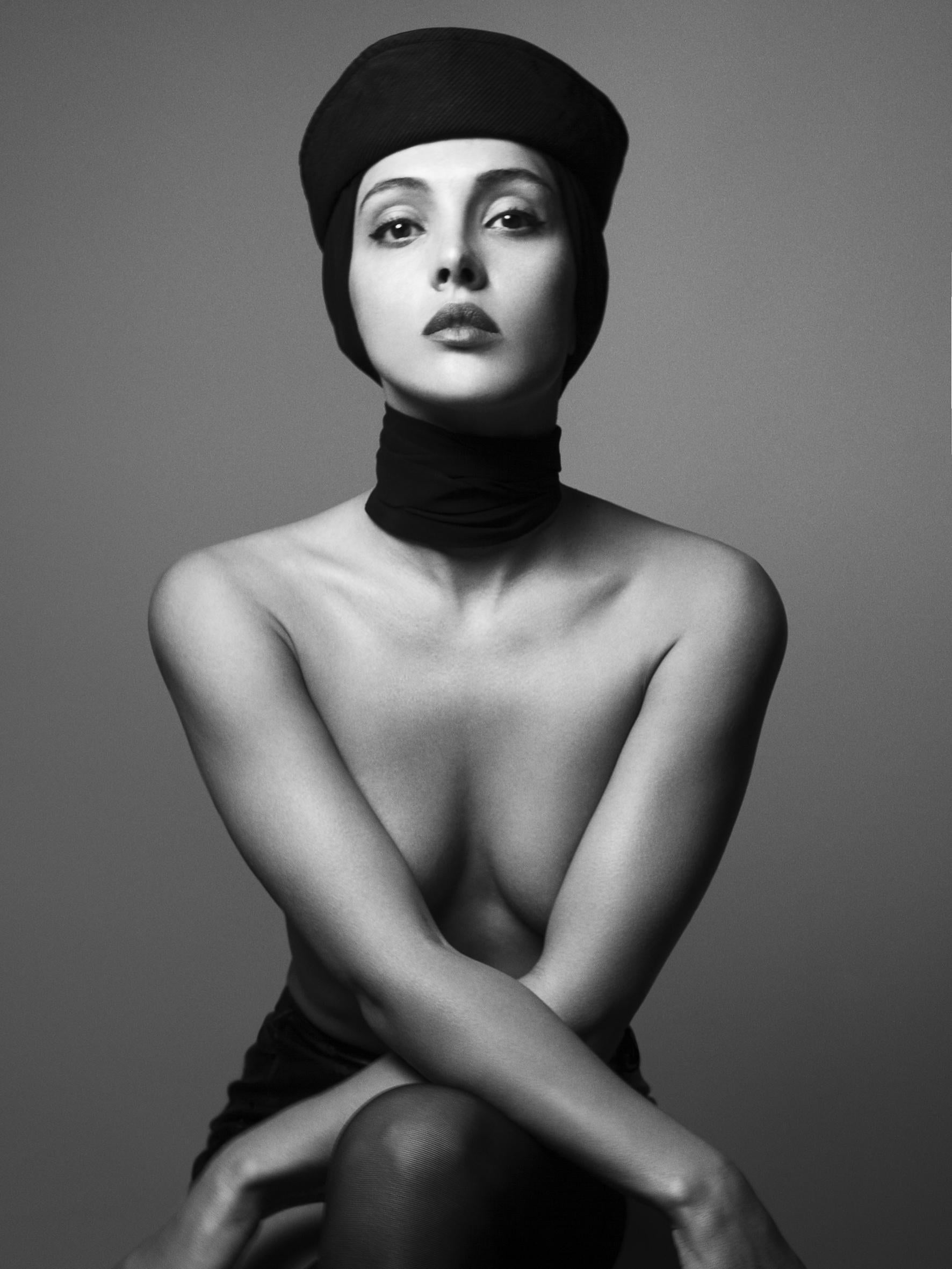 Dimitri Dimitracacos Black and White Photograph – Meine Adriana