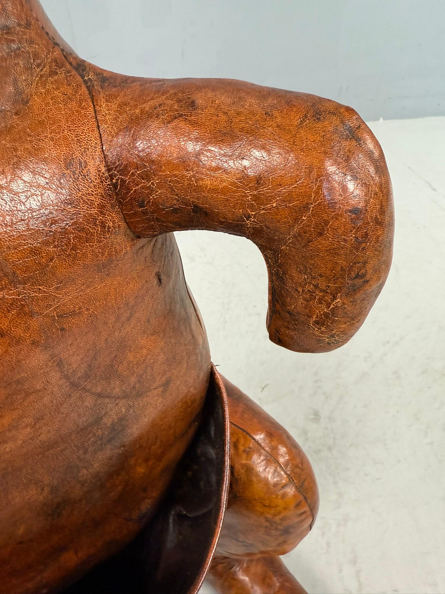 Dimitri Omersa Ledertasche für Zeitschriften Kangeroo, Almazán, Spanien, 1970 (gestempelt) im Angebot 8