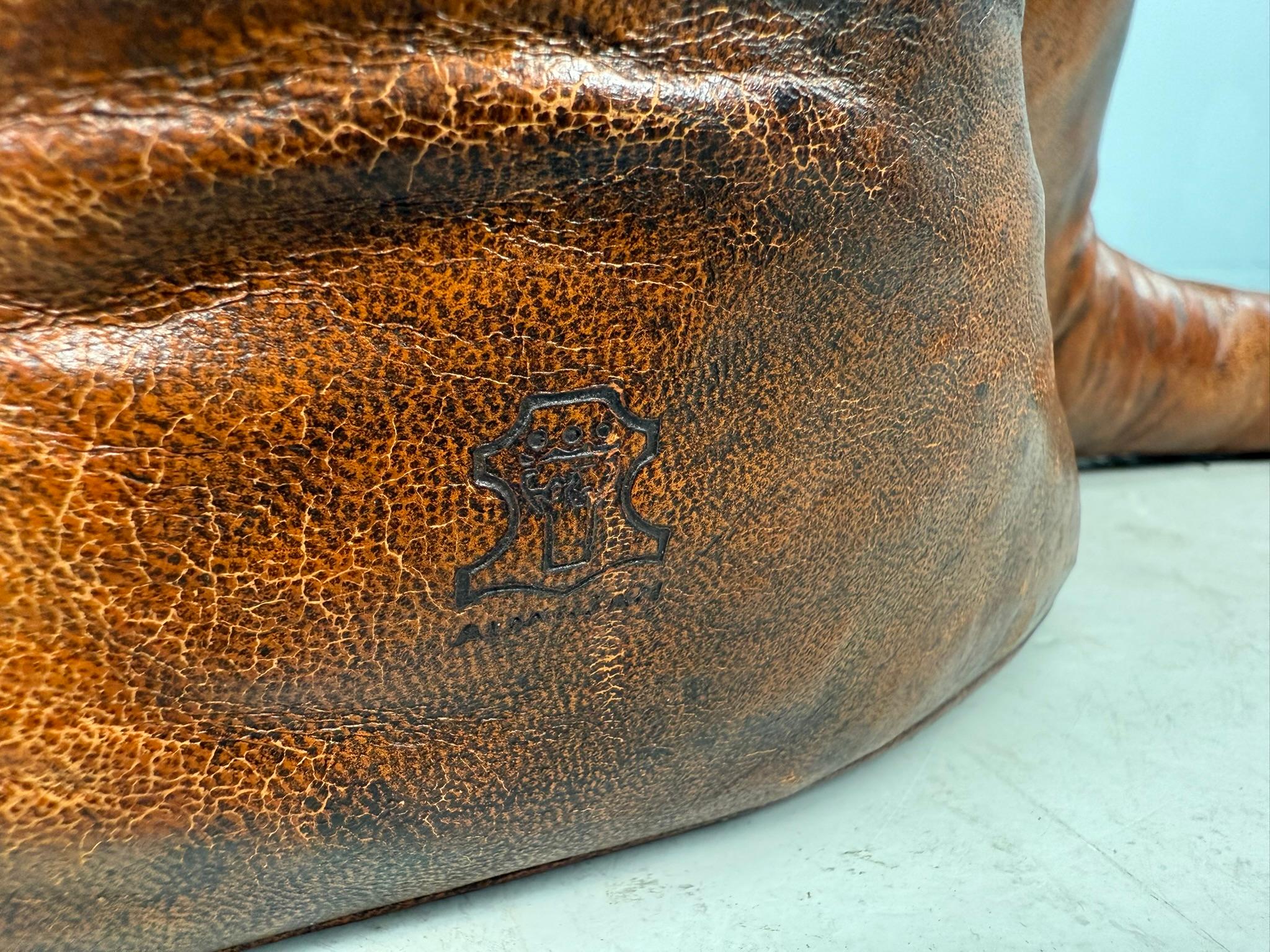 Dimitri Omersa Ledertasche für Zeitschriften Kangeroo, Almazán, Spanien, 1970 (gestempelt) im Angebot 14