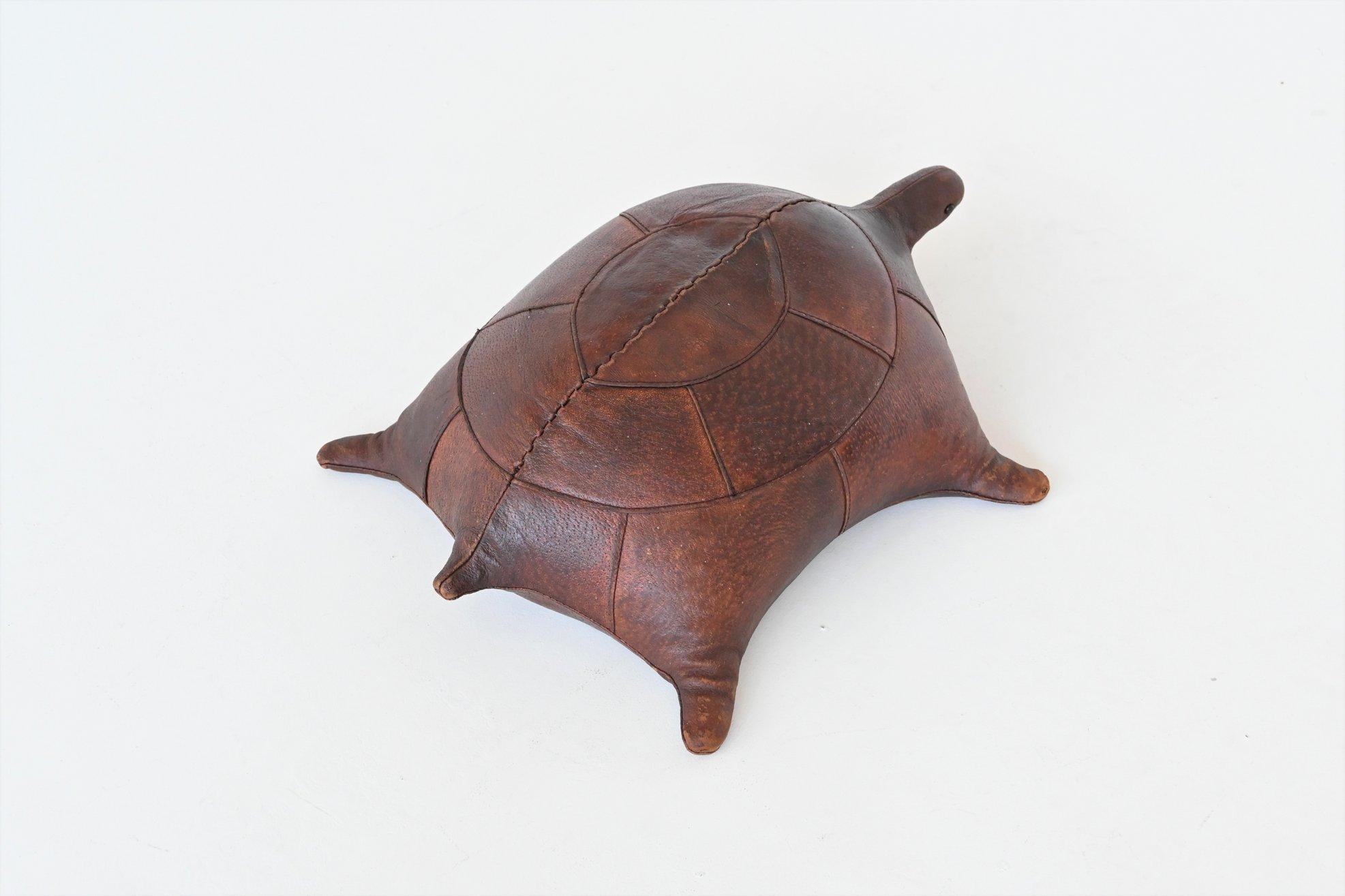 Dimitri Omersa Turtle Foot Stool Abercrombie & Fitch United Kingdom, 1960 4