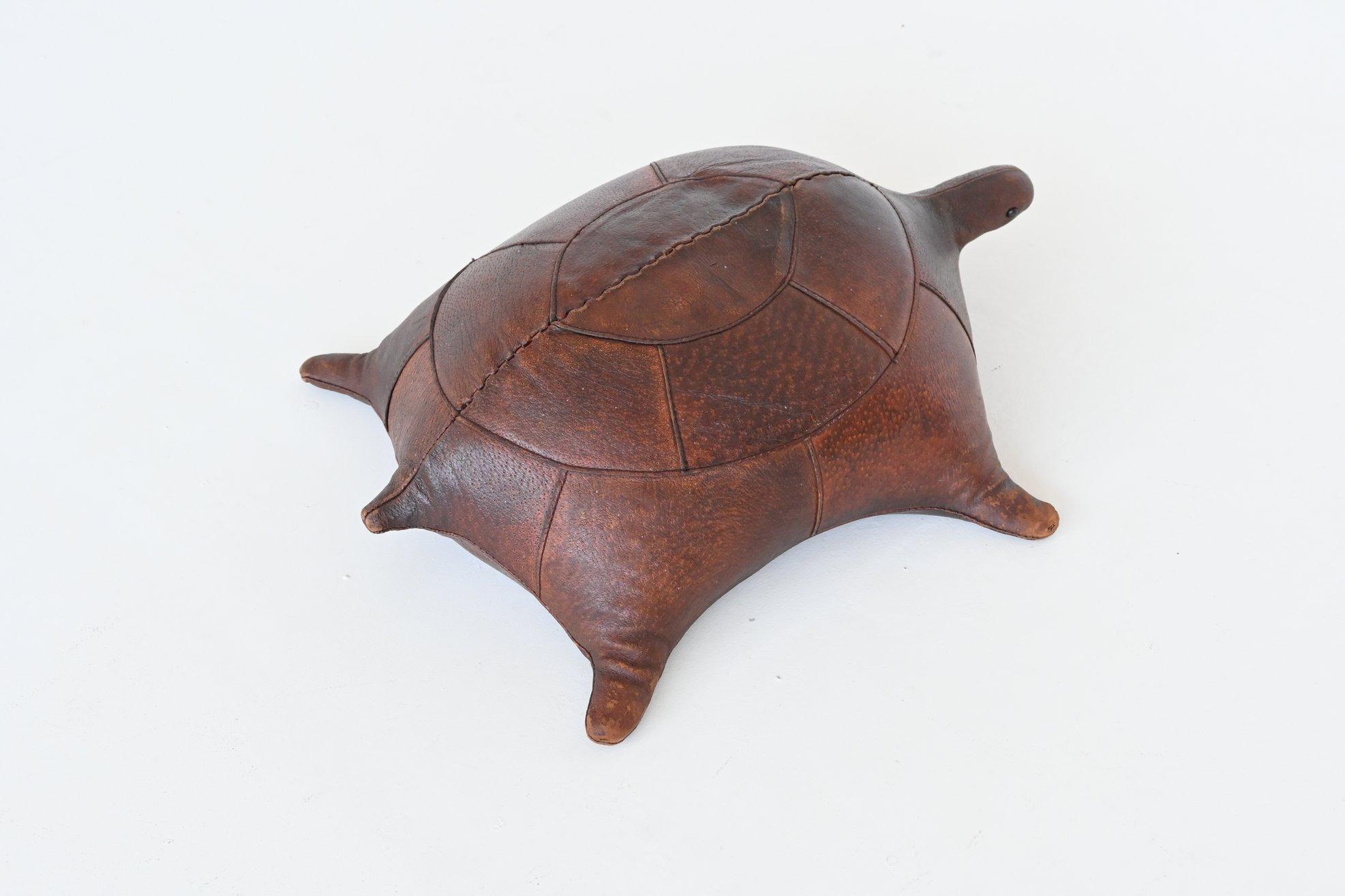 Mid-Century Modern Dimitri Omersa Turtle Foot Stool Abercrombie & Fitch United Kingdom, 1960