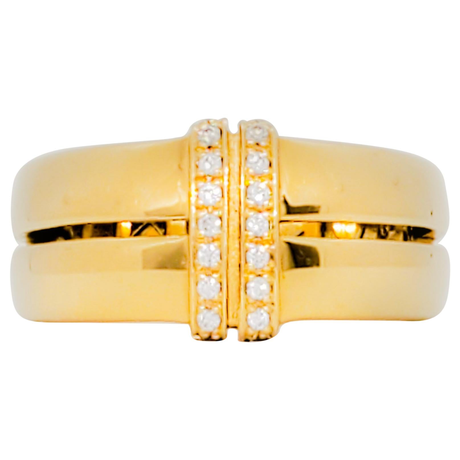 DiModolo Estate White Diamond and 18 Karat Yellow Gold Ring For Sale at  1stDibs