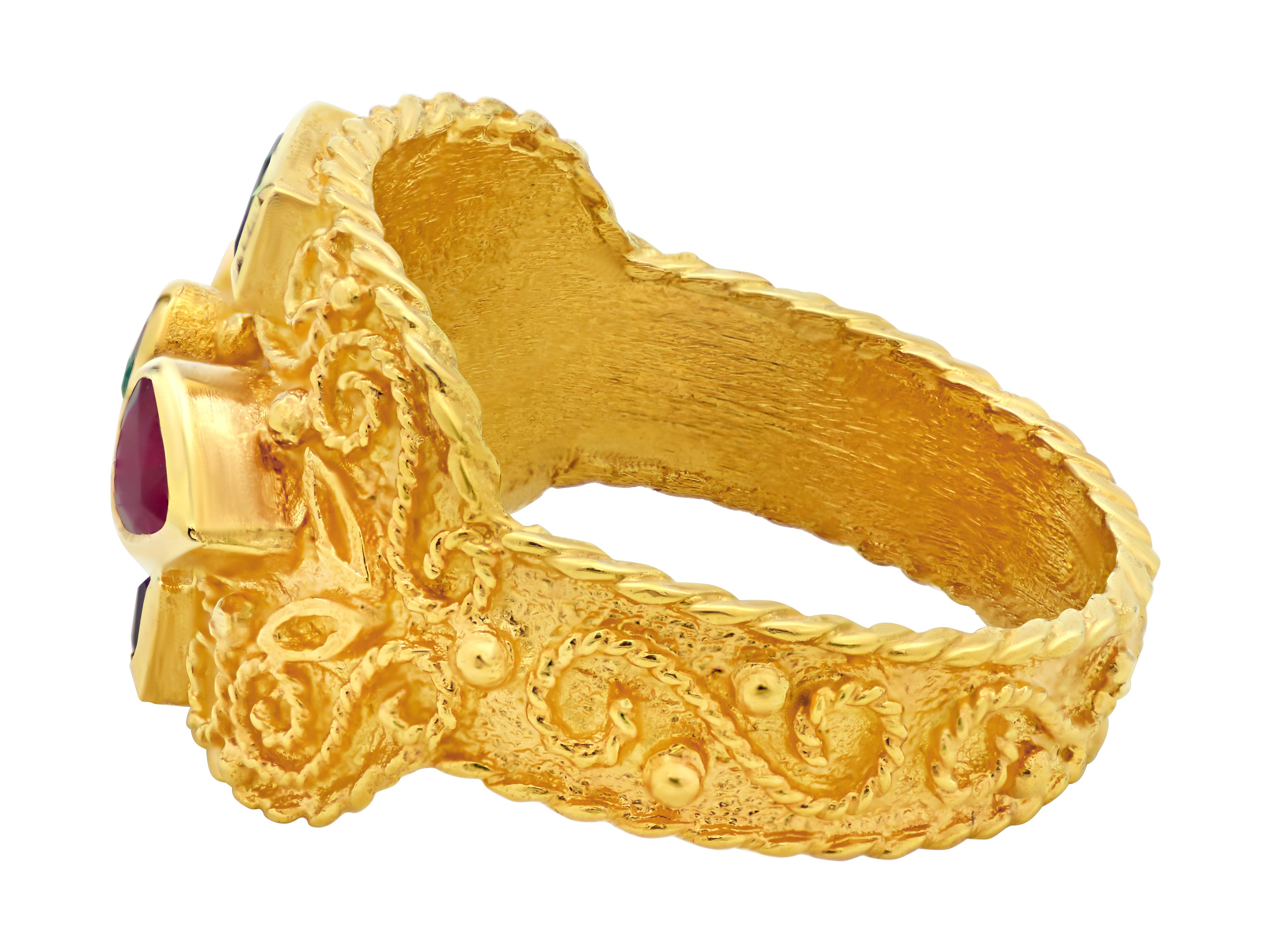 Byzantinischer Cocktail-Ring, 18 Karat Gold von Dimos (Rundschliff) im Angebot