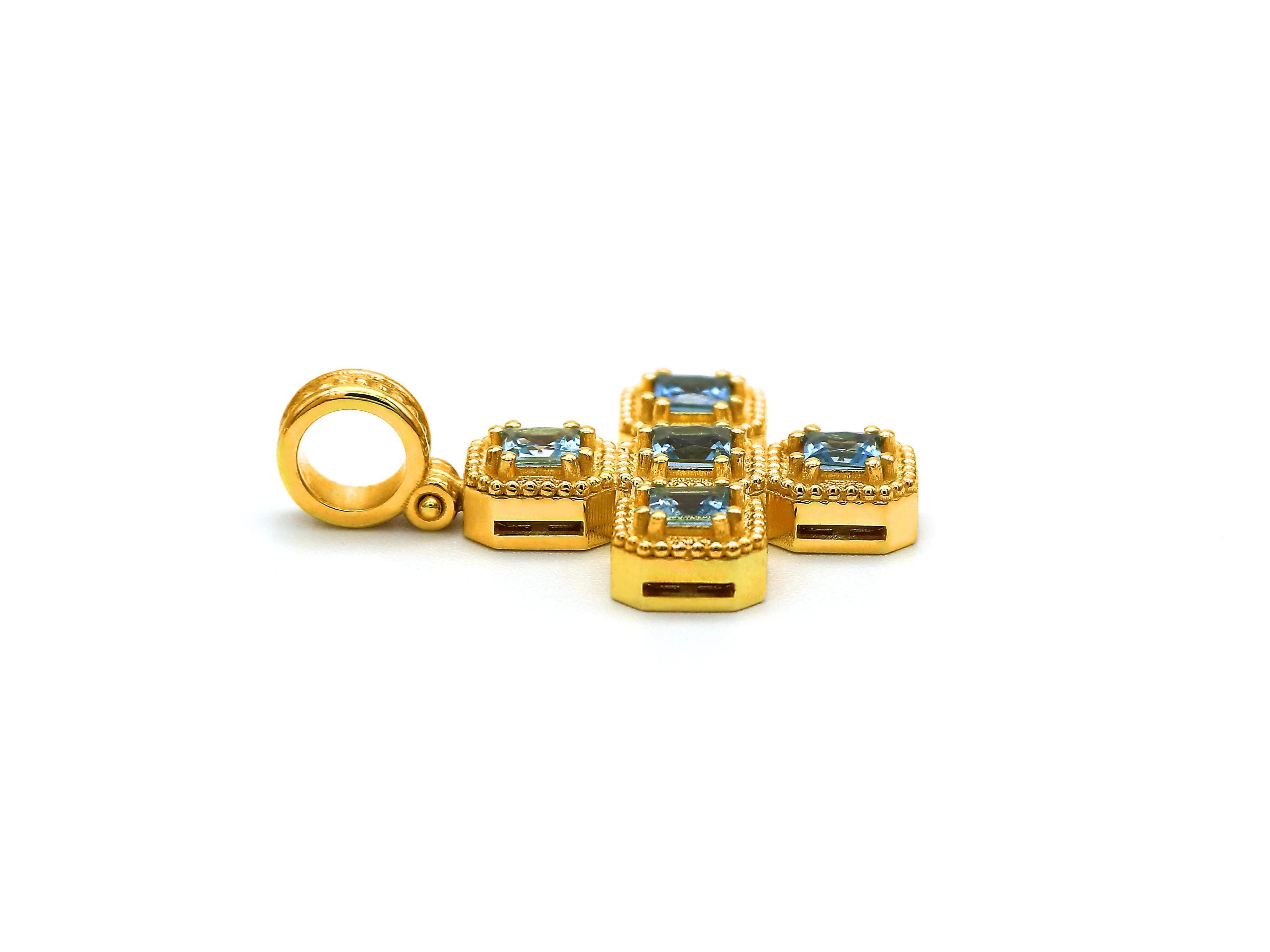 Dimos 18 Karat Gold Kreuz-Anhänger mit Aquamarinen (Neoklassisch) im Angebot