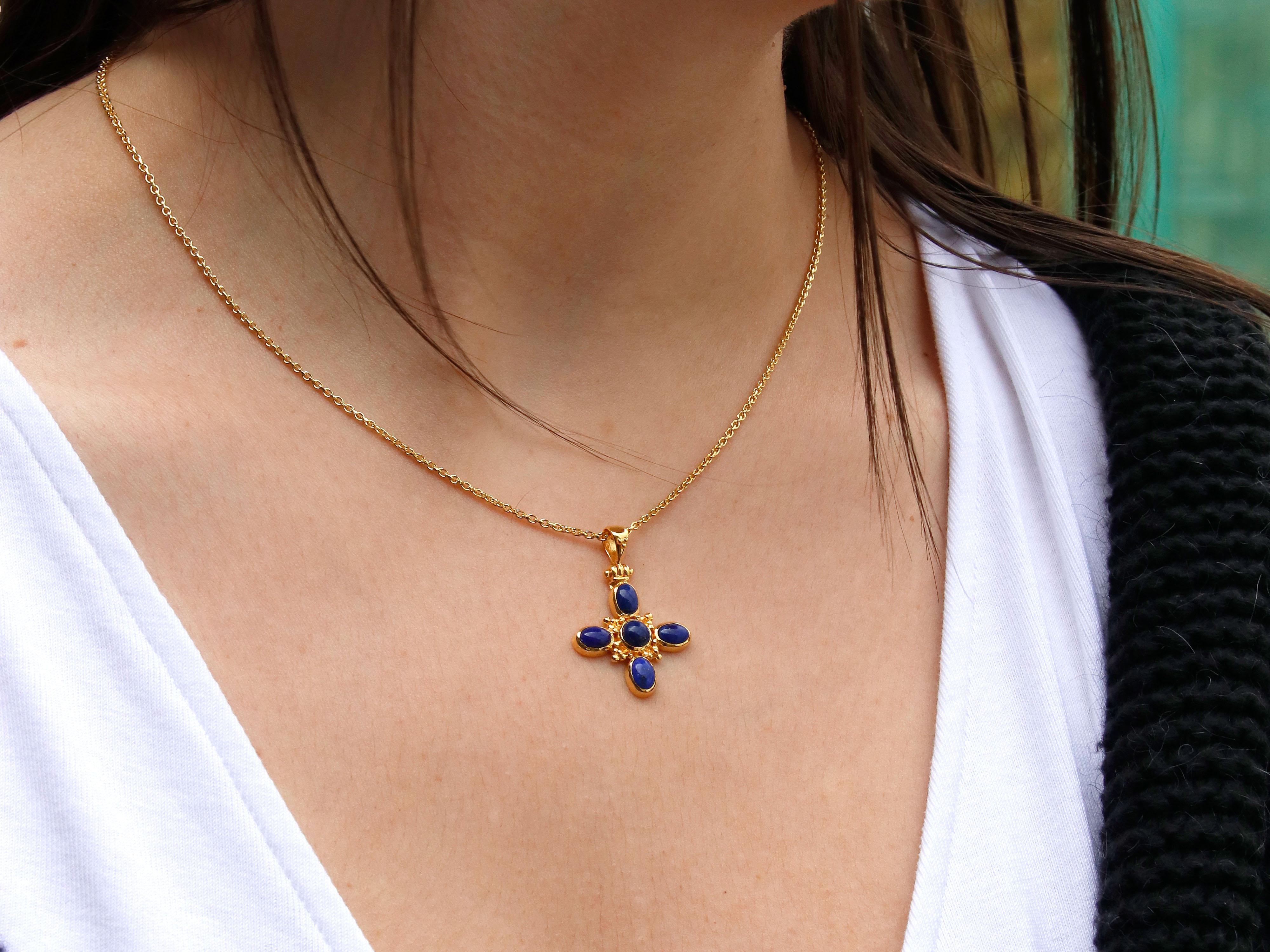 Dimos 18 Karat Gold Elegant Cross with Lapis Lazuli In New Condition For Sale In Athens, GR