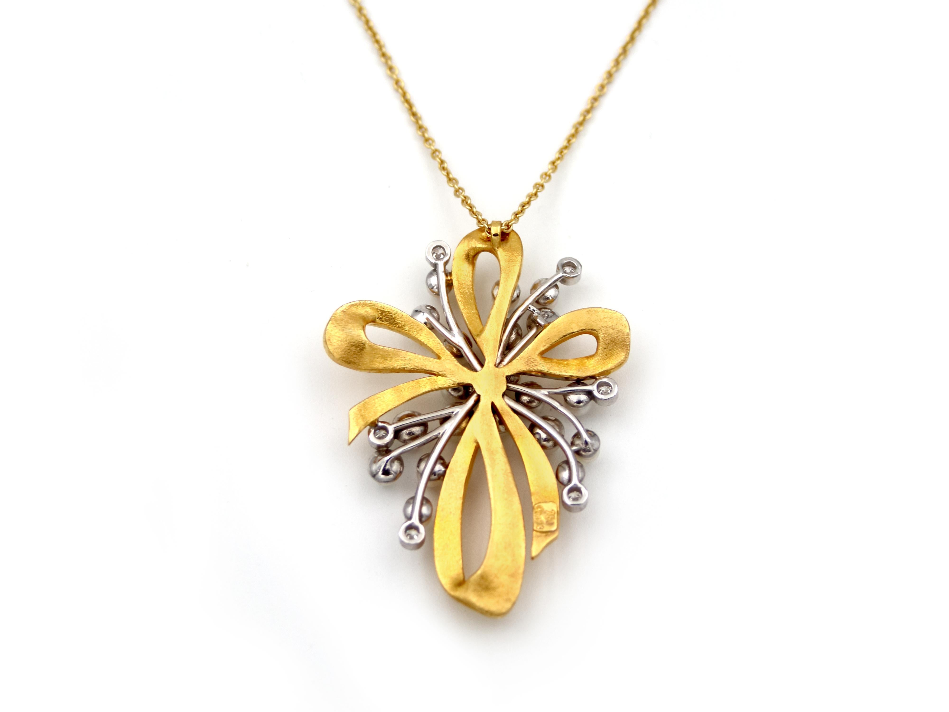Dimos Collier à croix infinie en or 18 carats avec perles naturelles et diamants Neuf - En vente à Athens, GR