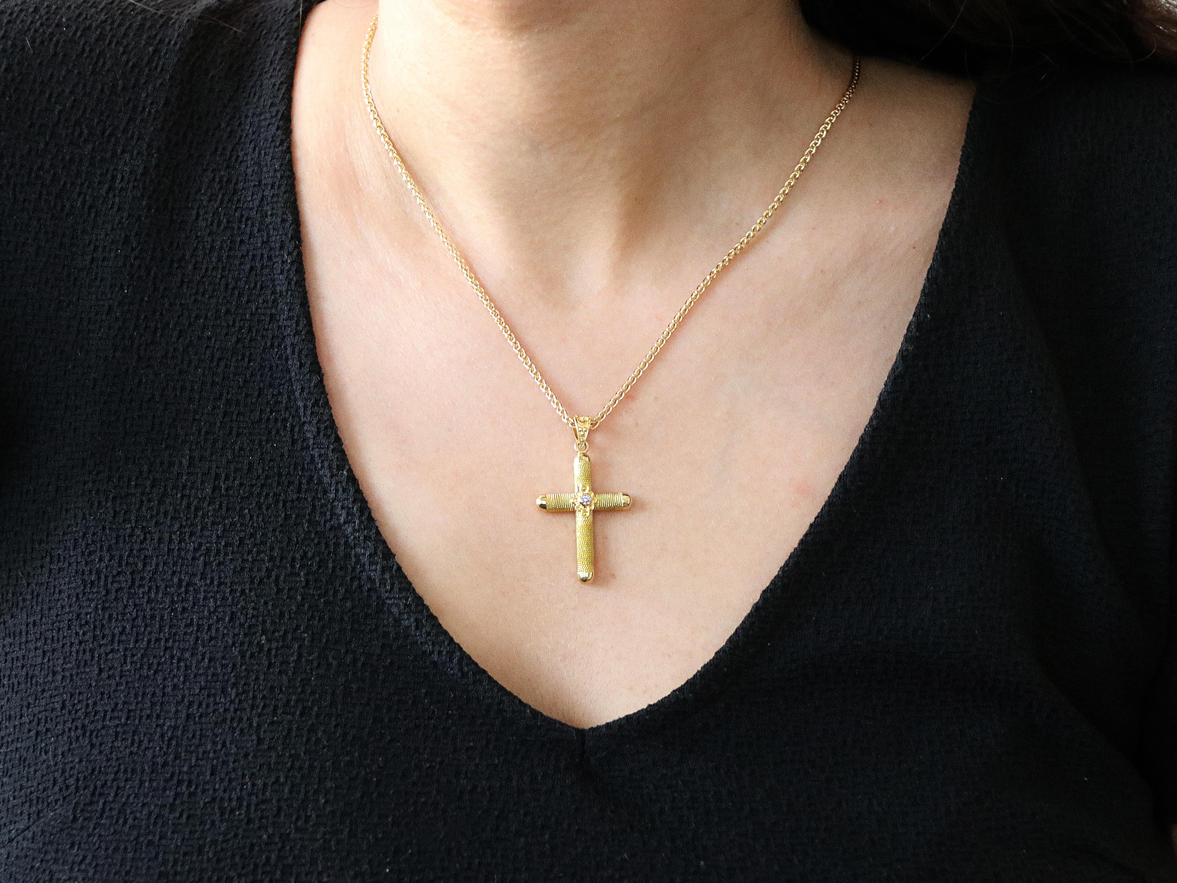Dimos 18k Gold Neoklassisches Filigranes Kreuz für Damen oder Herren im Angebot
