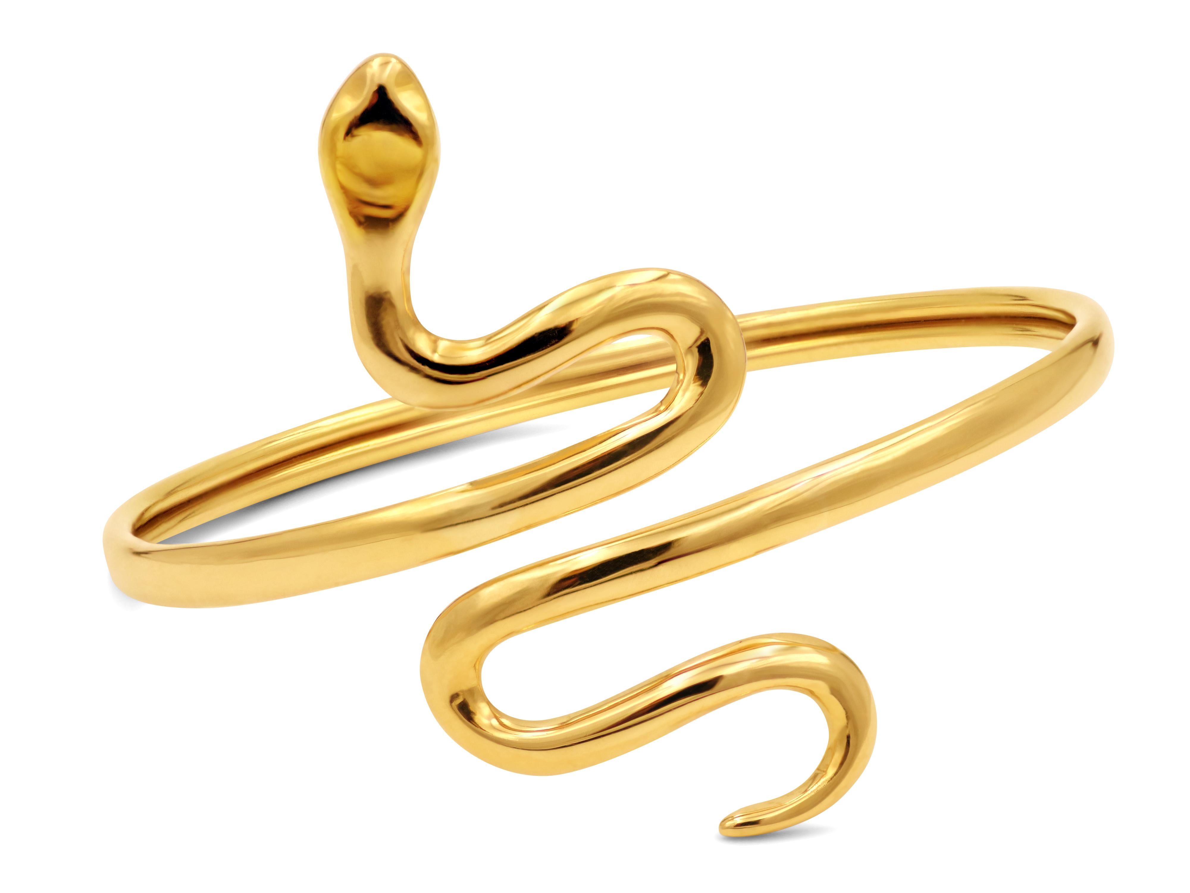 L'un des symboles les plus sacrés qui soit est devenu un désir de mode. Le bracelet serpent en or jaune 18 carats massif, lisse et élégant pour en profiter même toute la journée car vous l'aimerez tellement !
