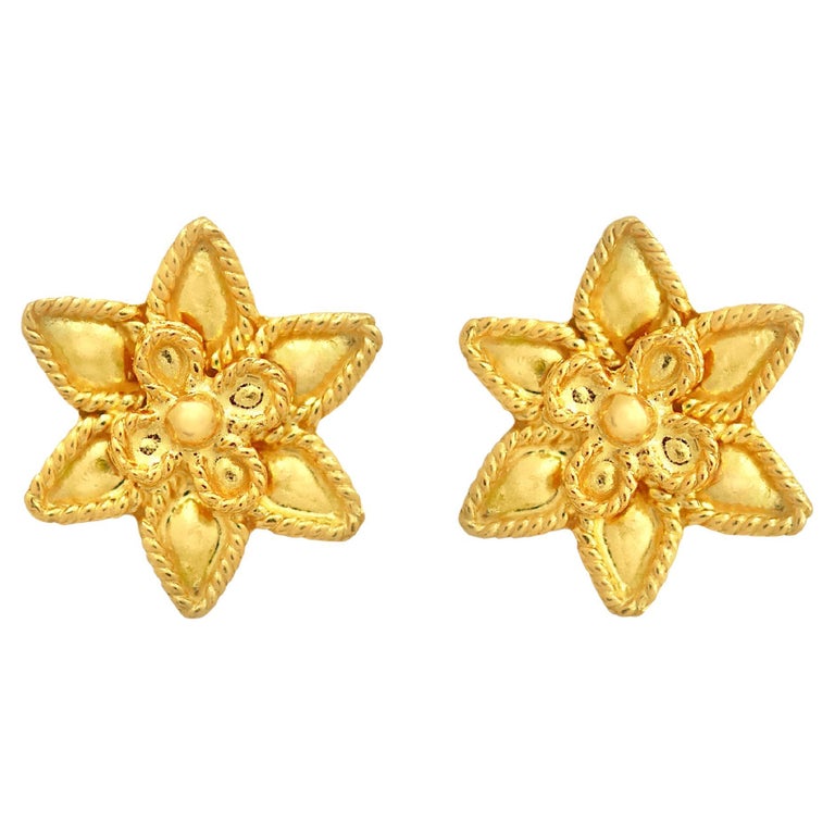 Dimos 18k Gold Star Stud Earrings with Daisies For Sale at 1stDibs