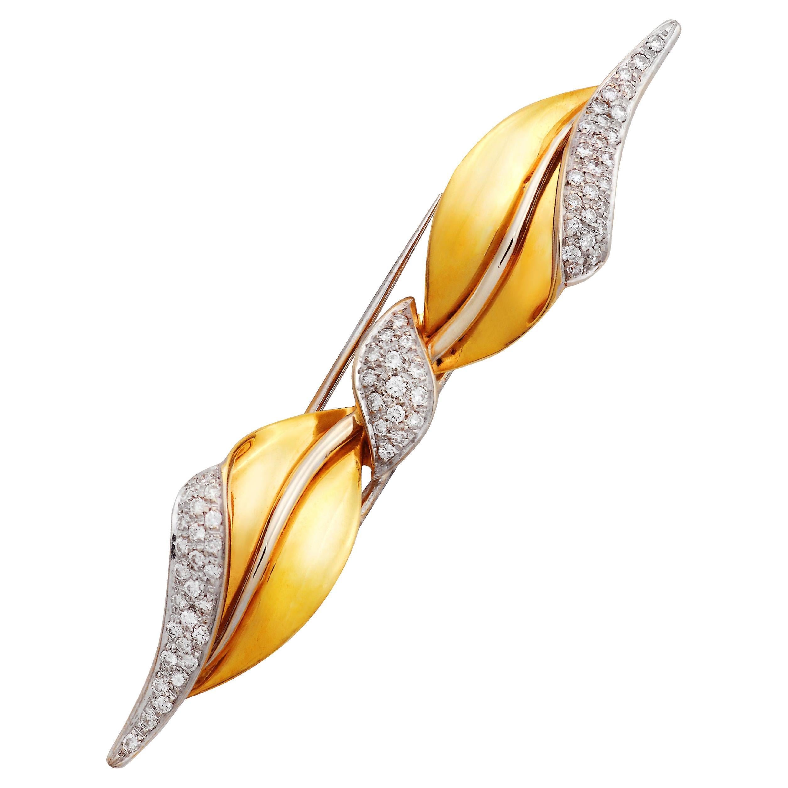 Dimos 18 Karat Gold gedrehte Blätter Brosche mit Diamanten im Angebot