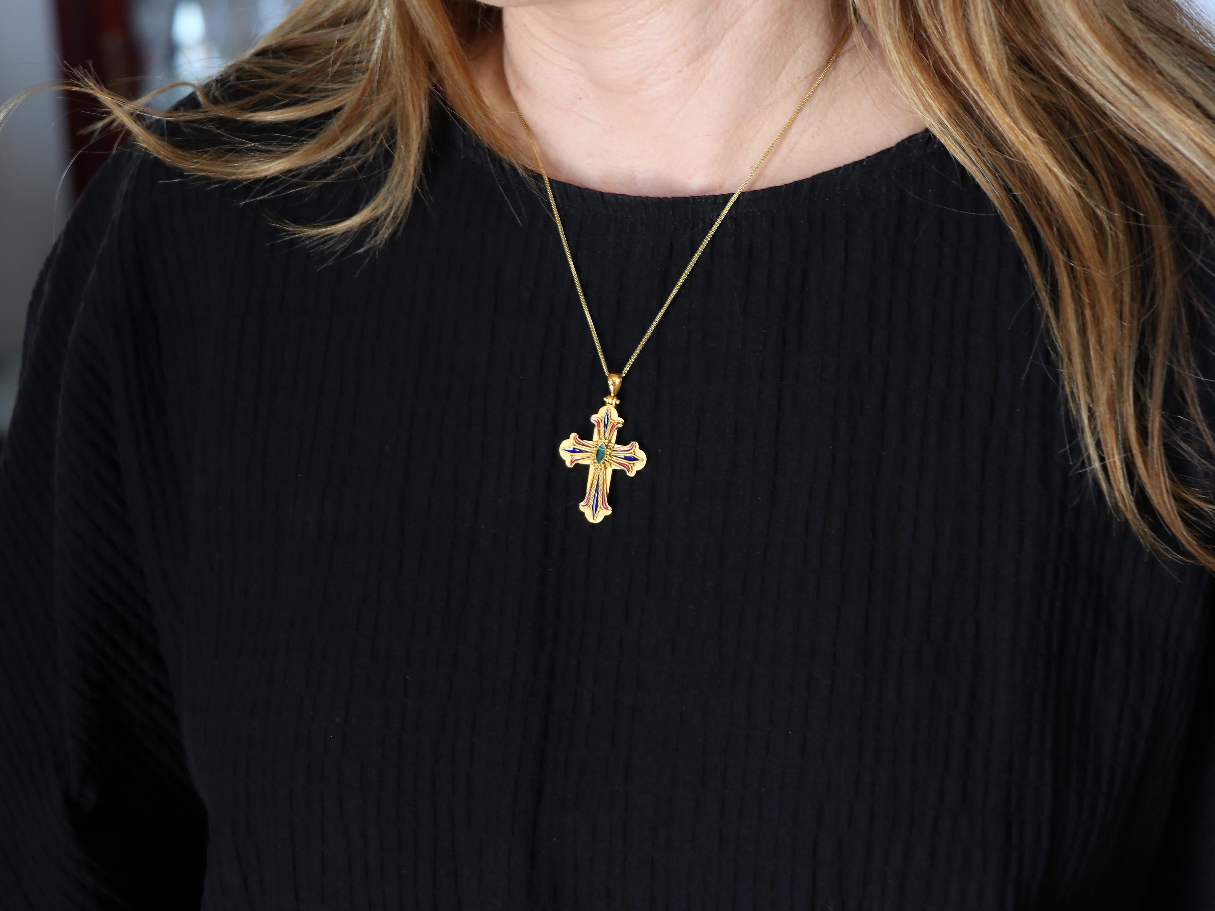 Dimos 22 Karat Gold byzantinisches filigranes Kreuz mit Smaragd im Marquiseschliff im Angebot 2