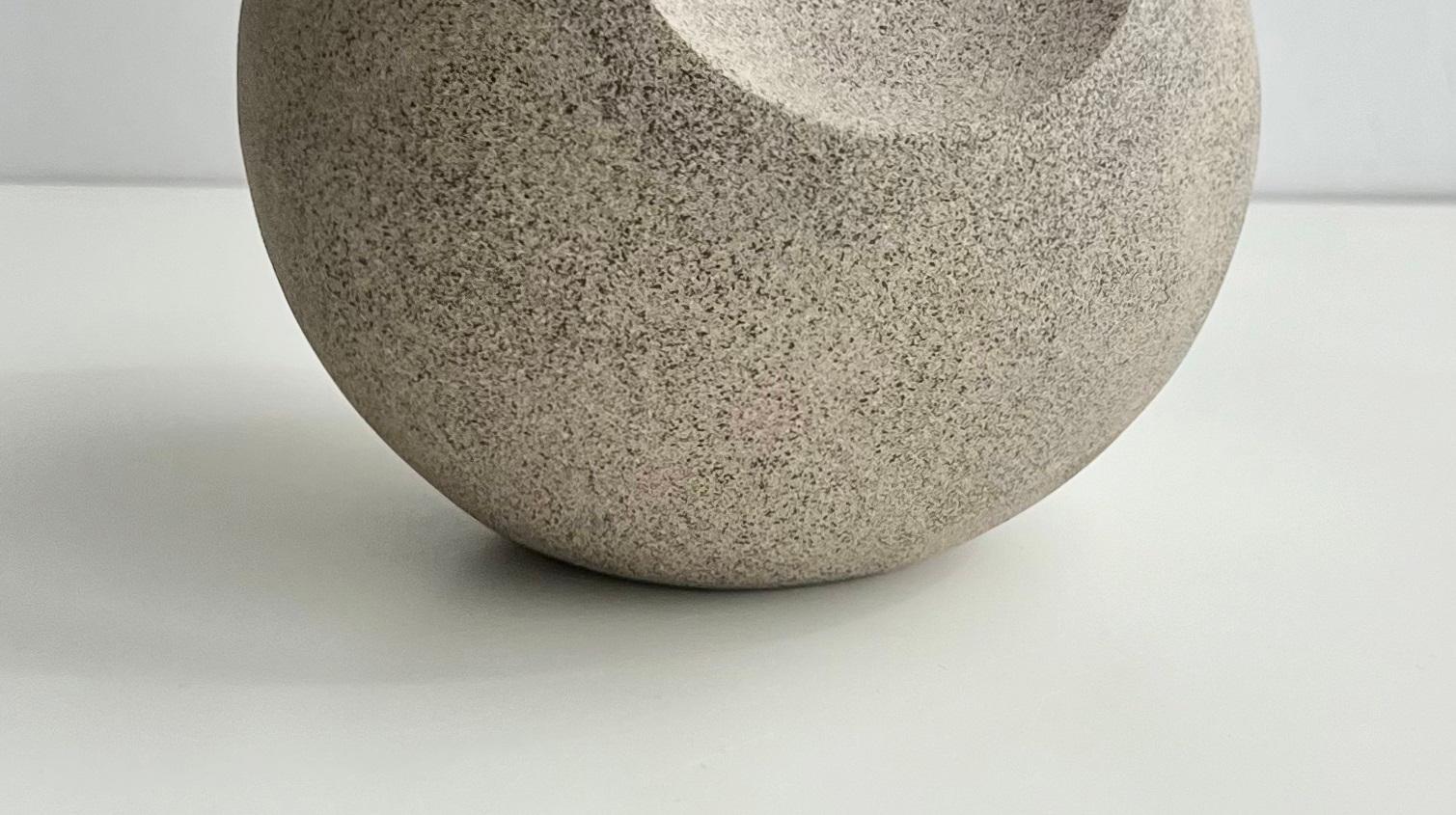 Norvegese Vaso scultoreo Dimple di Karin Amdal in vendita