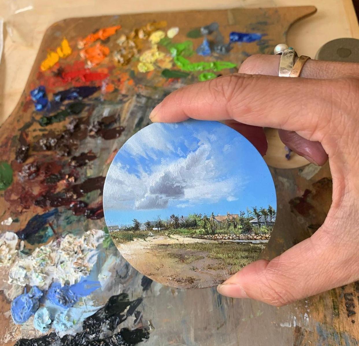 Cabo nº 6: Playa Woodneck, Falmouth,  paisaje realista en miniatura - Painting de Dina Brodsky