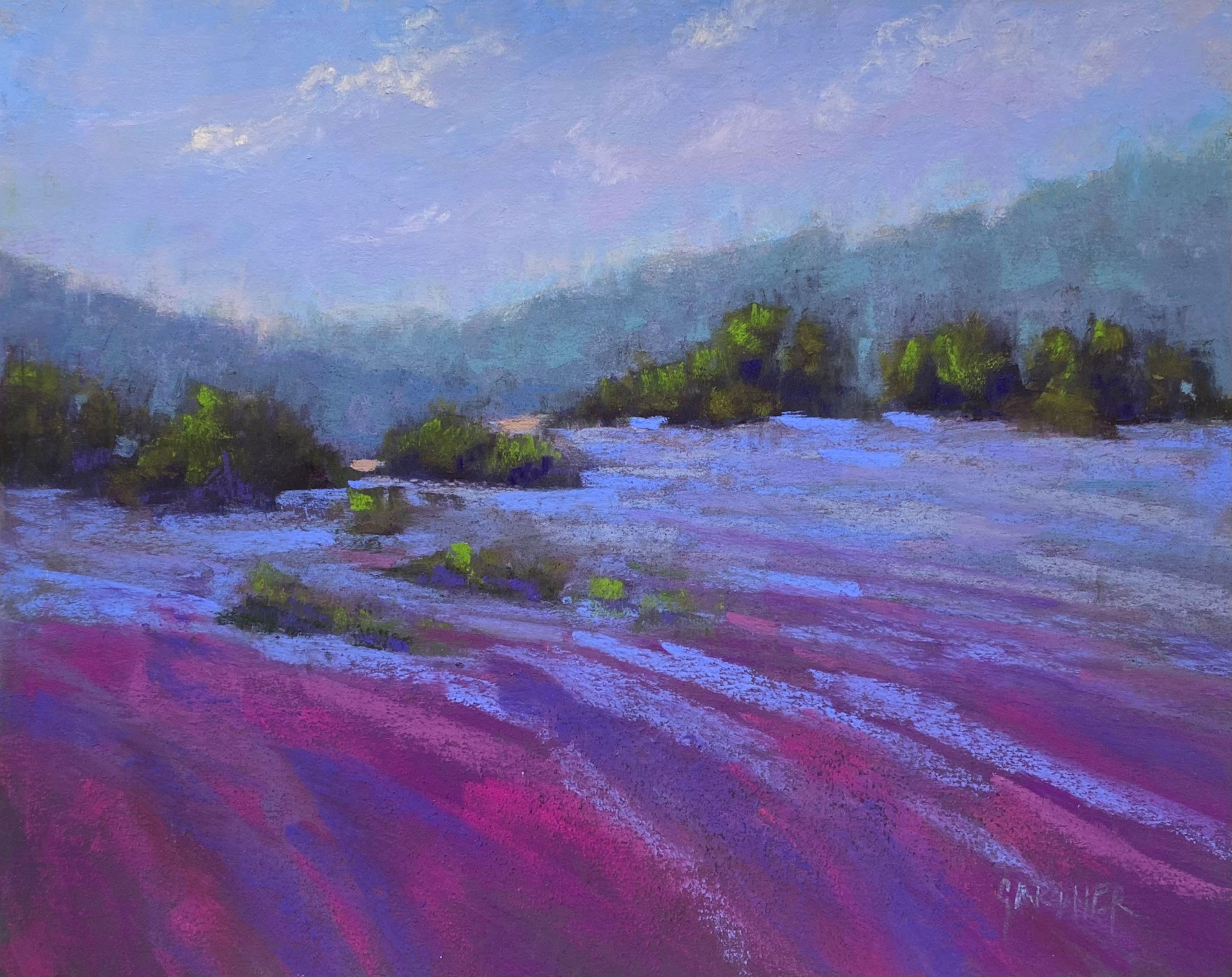 Landscape Painting Dina Gardner - Miles of Lavender, peinture impressionniste française au pastel lavande