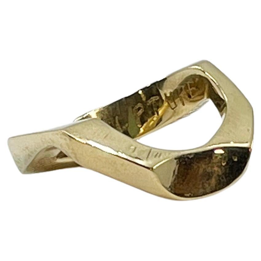 Dina González Mascaró "Curved Folded" architectural form ring 18K yellow gold For Sale