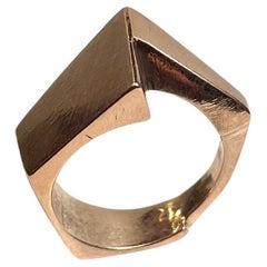 Dina González Mascaró "house" ring in 14K pink gold limited edition