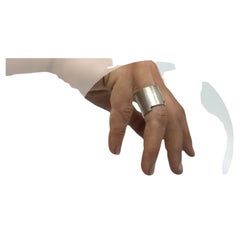 Dina González Mascaró "long tube" architectural ring in white sterling silver