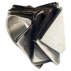 Dina González Mascaró ORIGAMI - LIKE architectural form ring in sterling silver