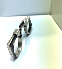 Dina González Mascaró "The bridge ring for 3 fingers" ring in sterling silver