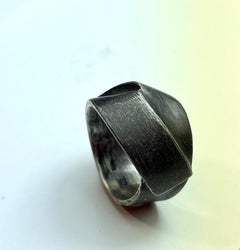 Dina González Mascaró "the hug" ring in sterling silver #5 of fourty