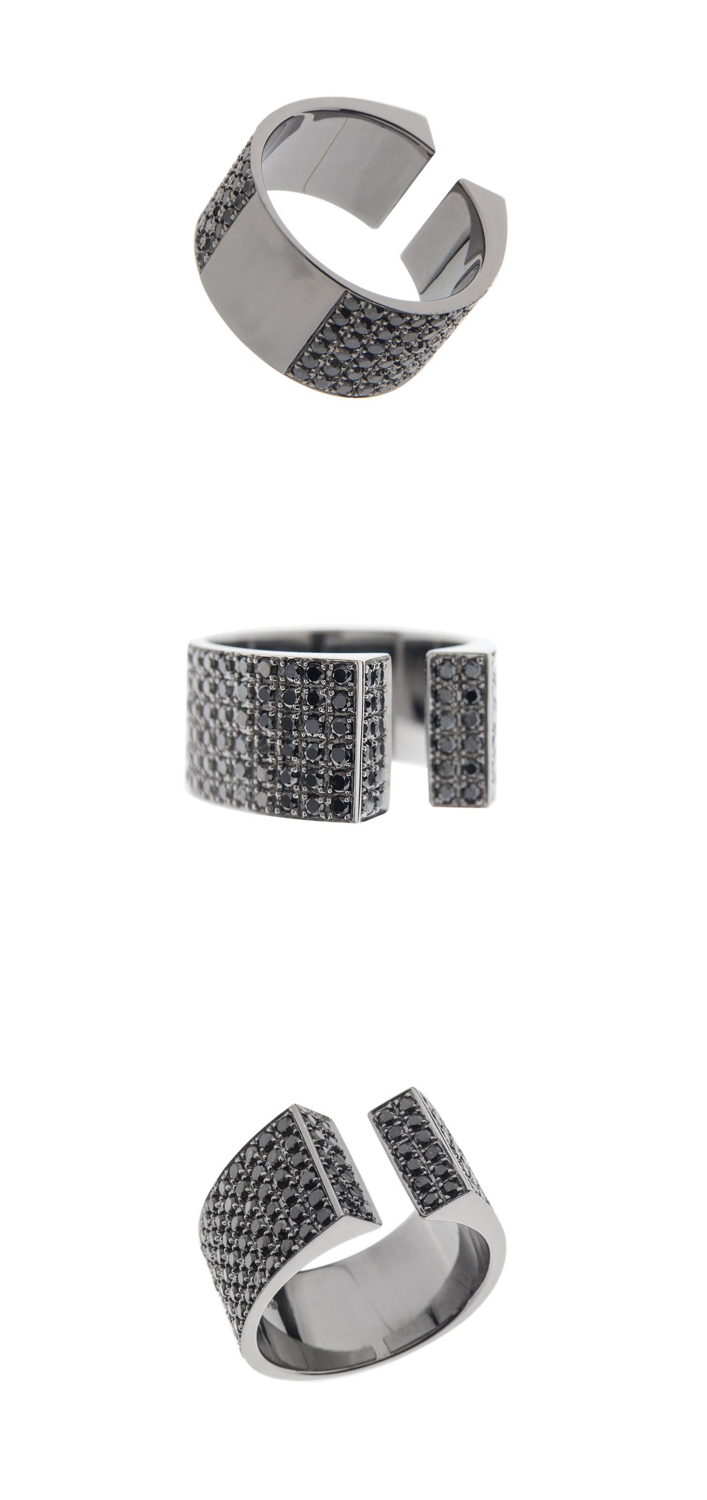 Im Angebot: Dina Kamal, Rosa Ring mit zwei röhrenförmigem Ring, 18 Karat Schwarzgold mit schwarzen Diamanten () 3