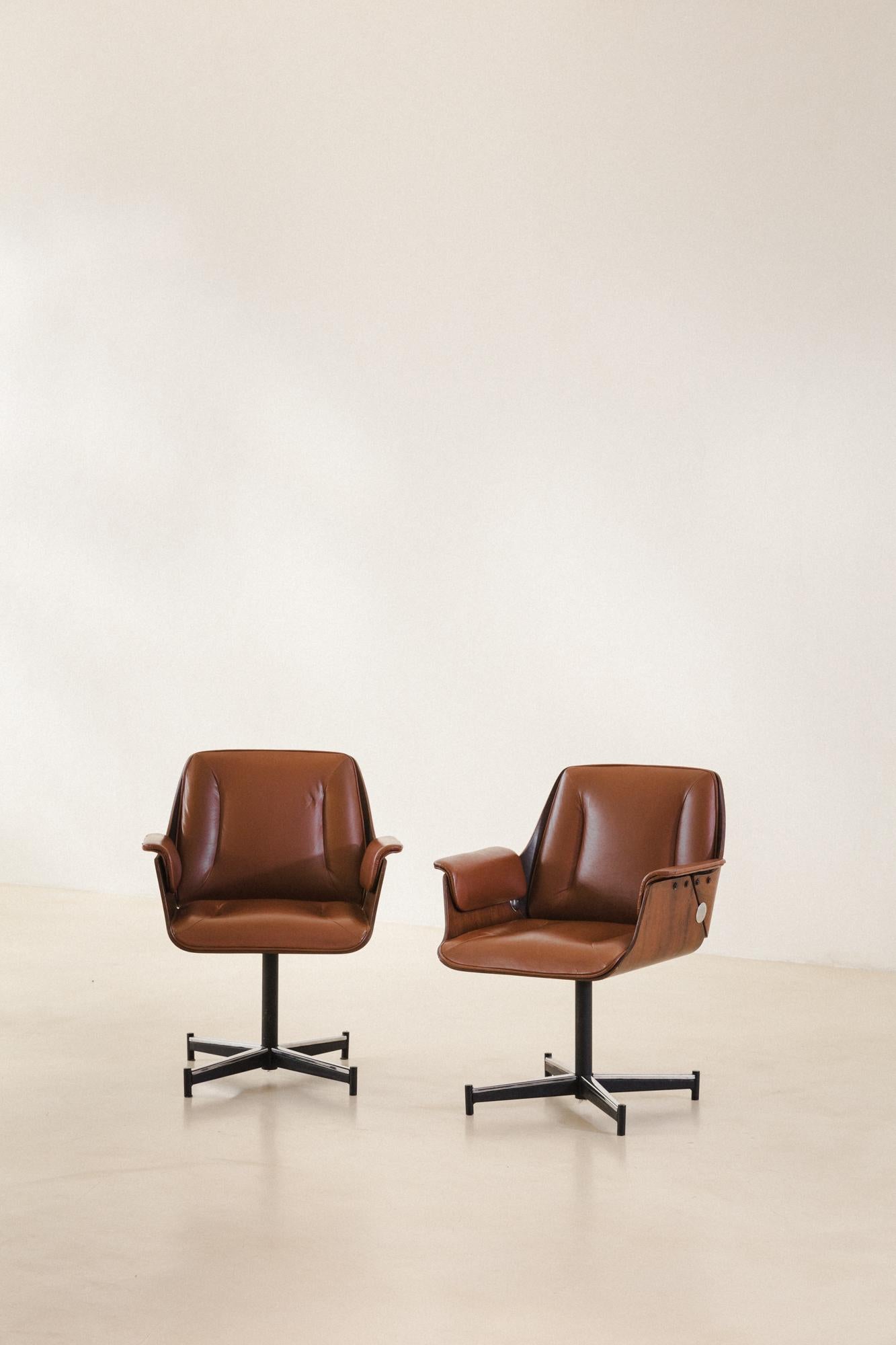 Mid-Century Modern Dinamarquesa Chair, Carlo Fongaro, Brazilian Modern, 1970s. Single Piece  For Sale