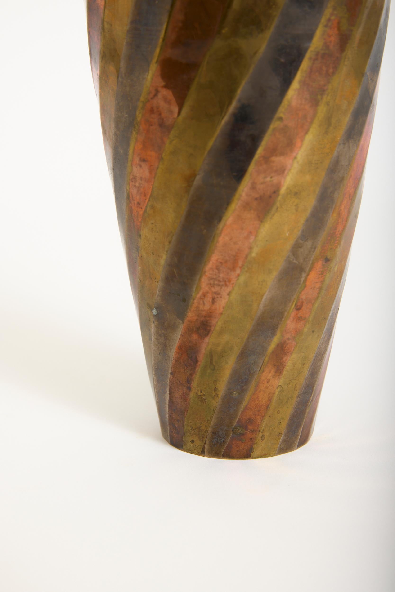 Milieu du XXe siècle Vase Dinanderie en vente