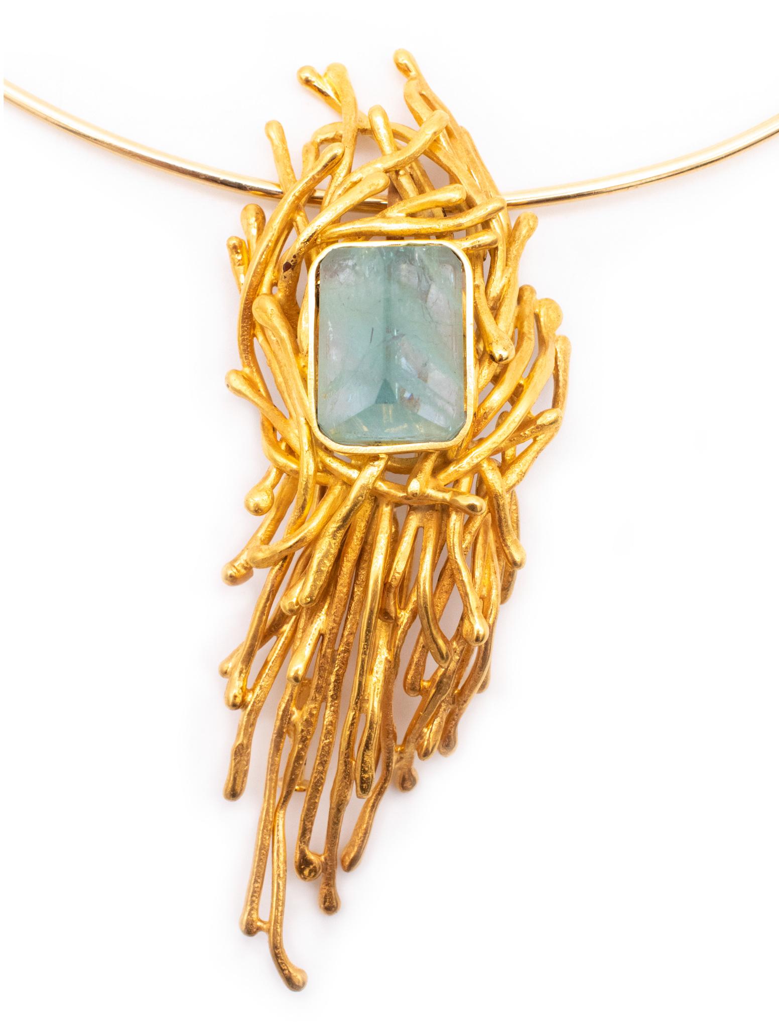 Dinh Van 1960 Paris Retro Organic Pendant in 18Kt Gold with 13.90 Cts Aquamarine 5