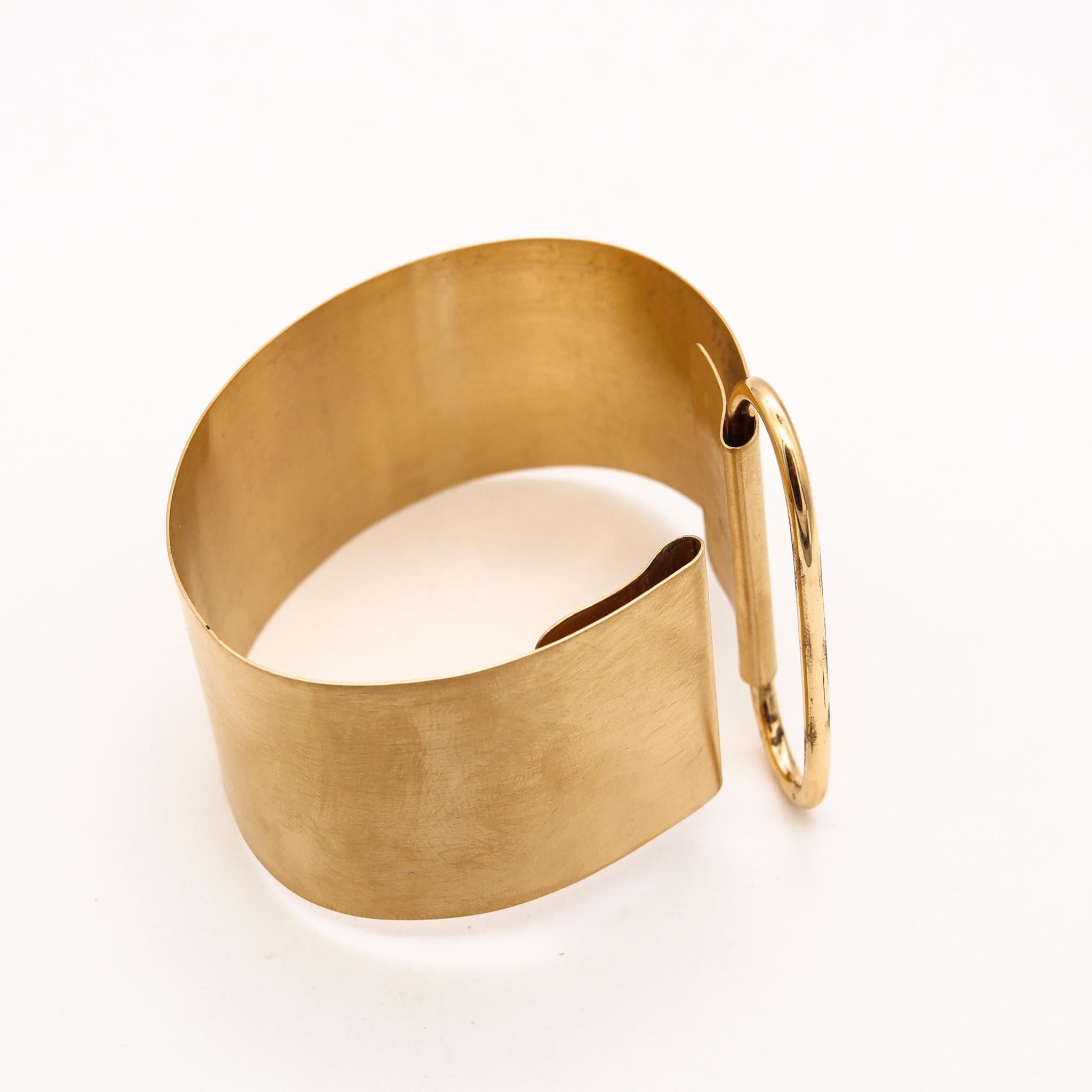 Modernist Dinh Van 1980 for IBU Paris Minimalist Bangle Bracelet in Solid 18Kt Yellow Gold For Sale