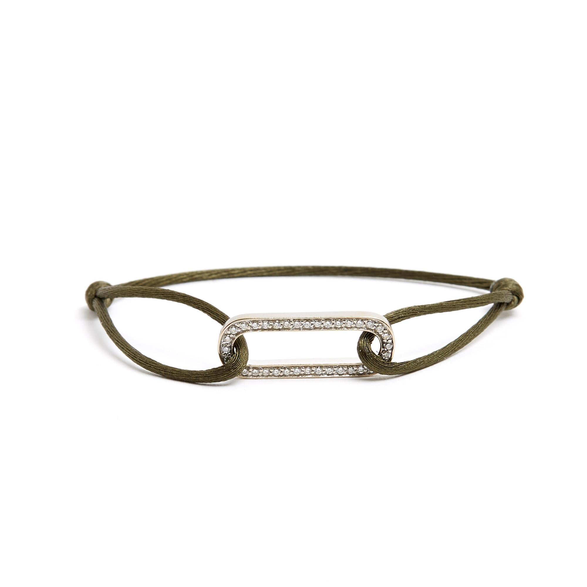 Bracciale Dinh Van Maillon taglia L in oro bianco e diamanti su un cordino regolabile in una taglia da donna. Il cordone è stato appena rifatto da Dinh Van, che lo rifarà in base alla tua taglia e al tuo colore in modo semplice e gratuito. Prezzo al