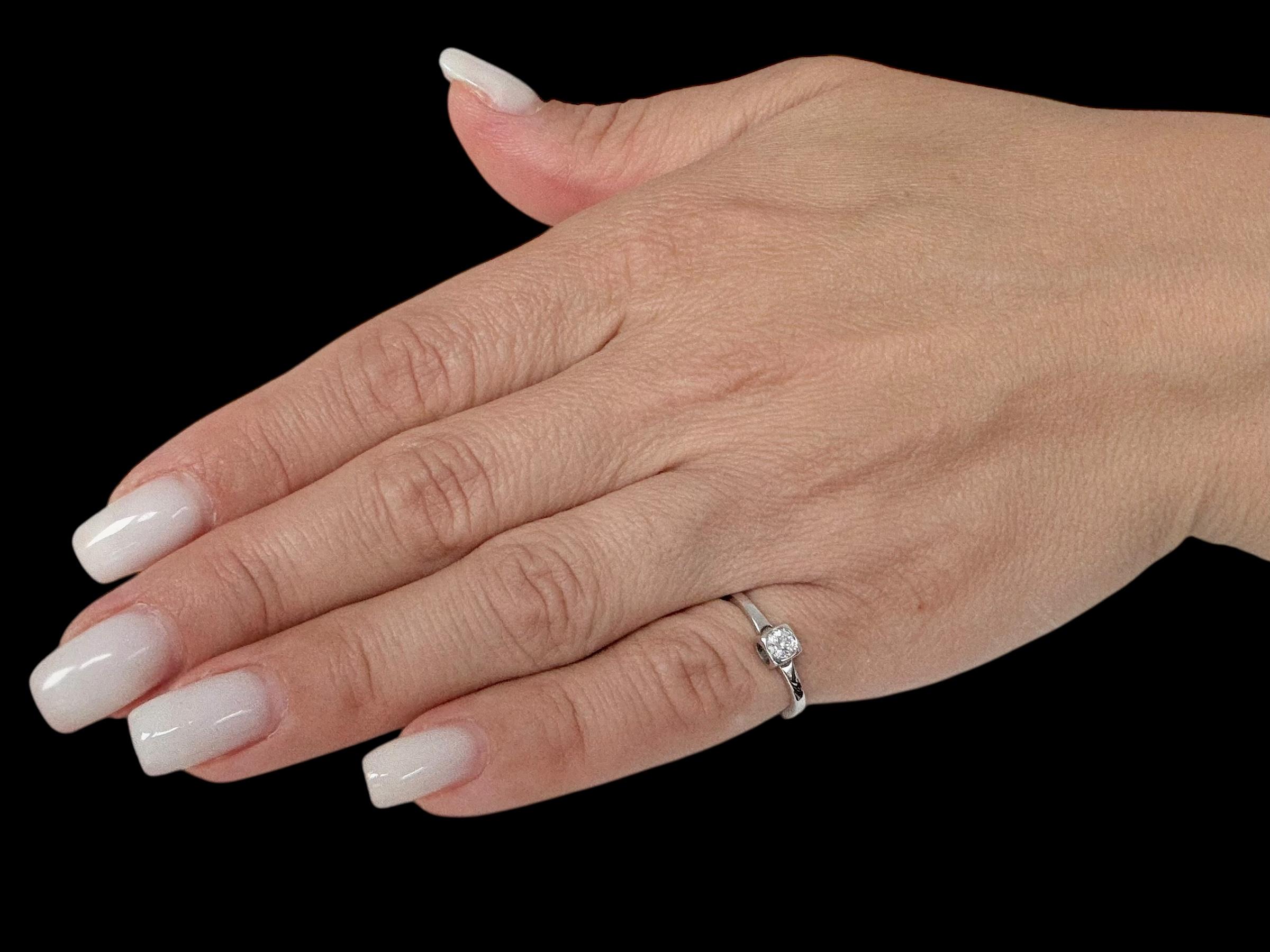 Moderno Anello Dinh Van Cube in oro bianco con diamante naturale in vendita