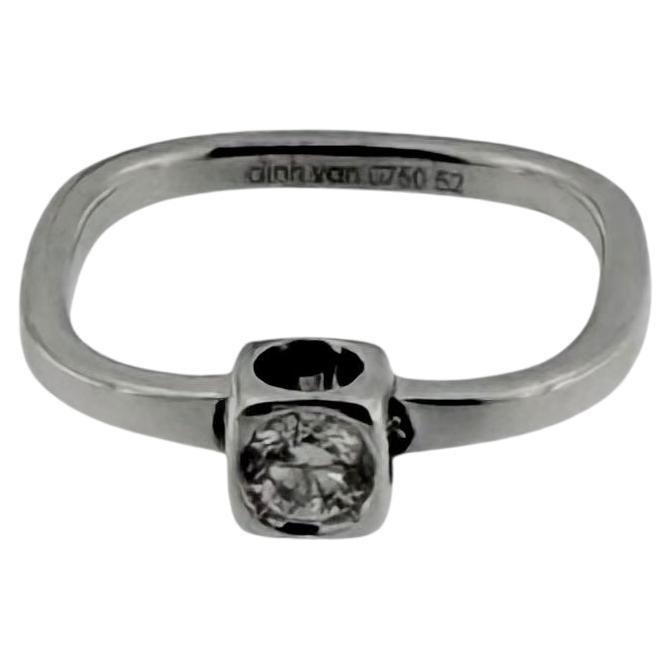 Anello Dinh Van Cube in oro bianco con diamante naturale in vendita