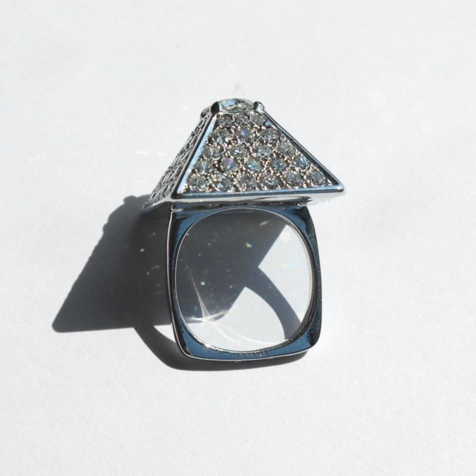 Taglio antico europeo Dinh Van Anello con piramide di diamanti in oro bianco 18 carati ~5.65ctw con documenti in vendita