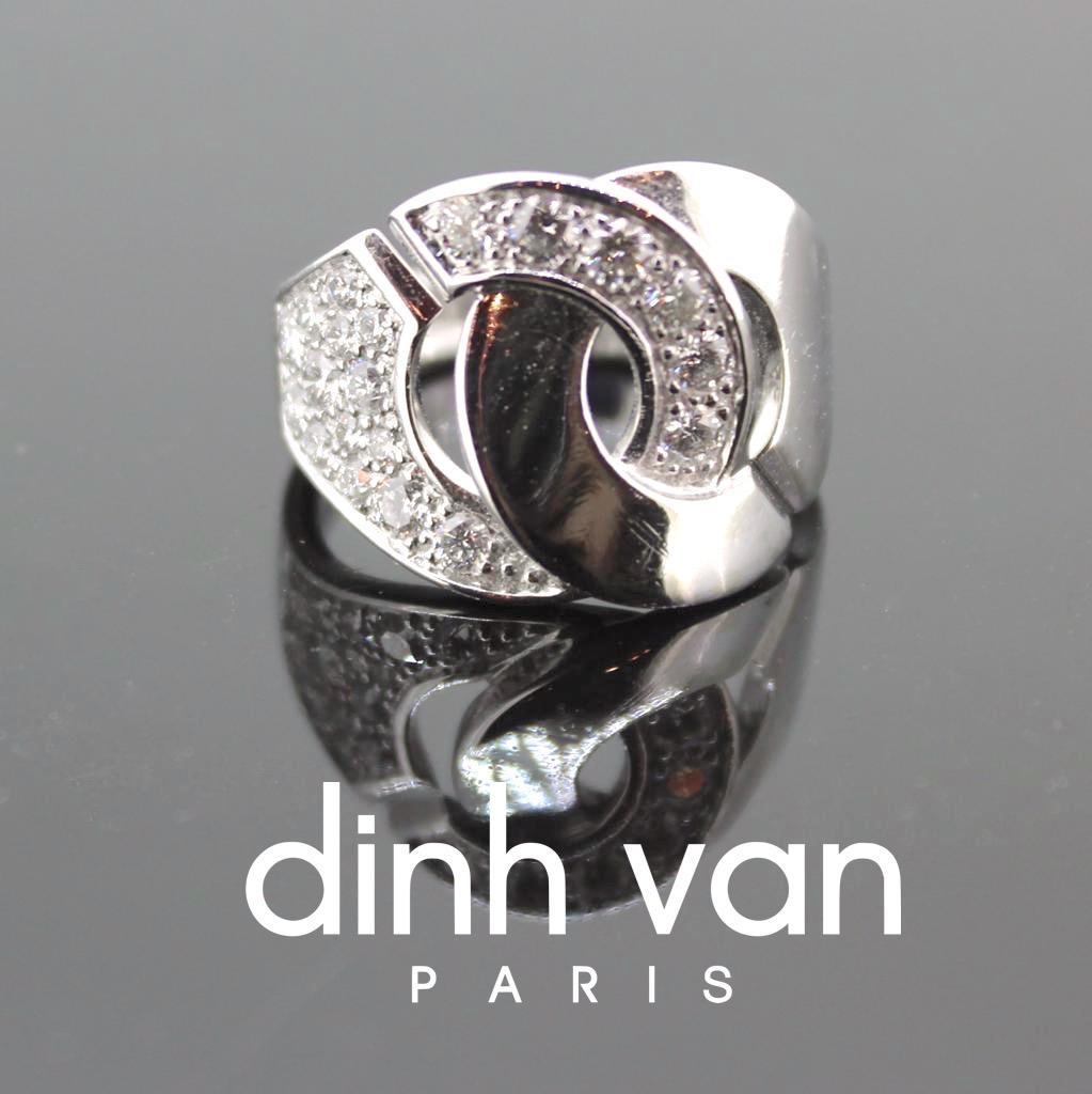 Modern Dinh Van Menotte R16 Diamonds Ring, 18 Karat White Gold, France, 2020