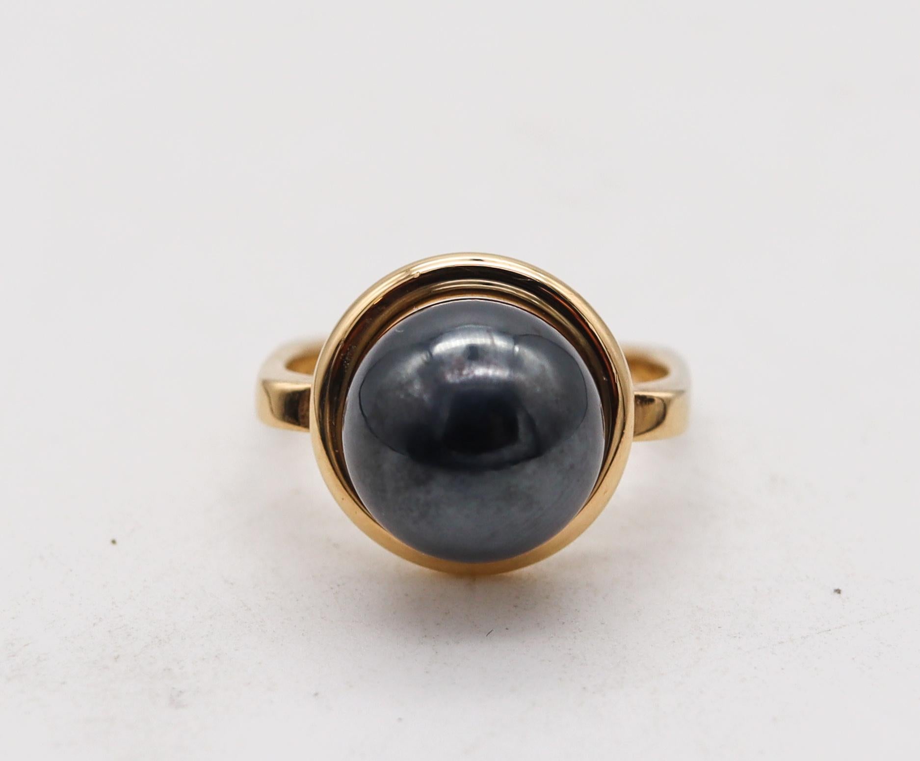 Modernist Dinh Van Paris 1970 Geometric Ring 18Kt Yellow Gold with Carved Hematite Sphere For Sale