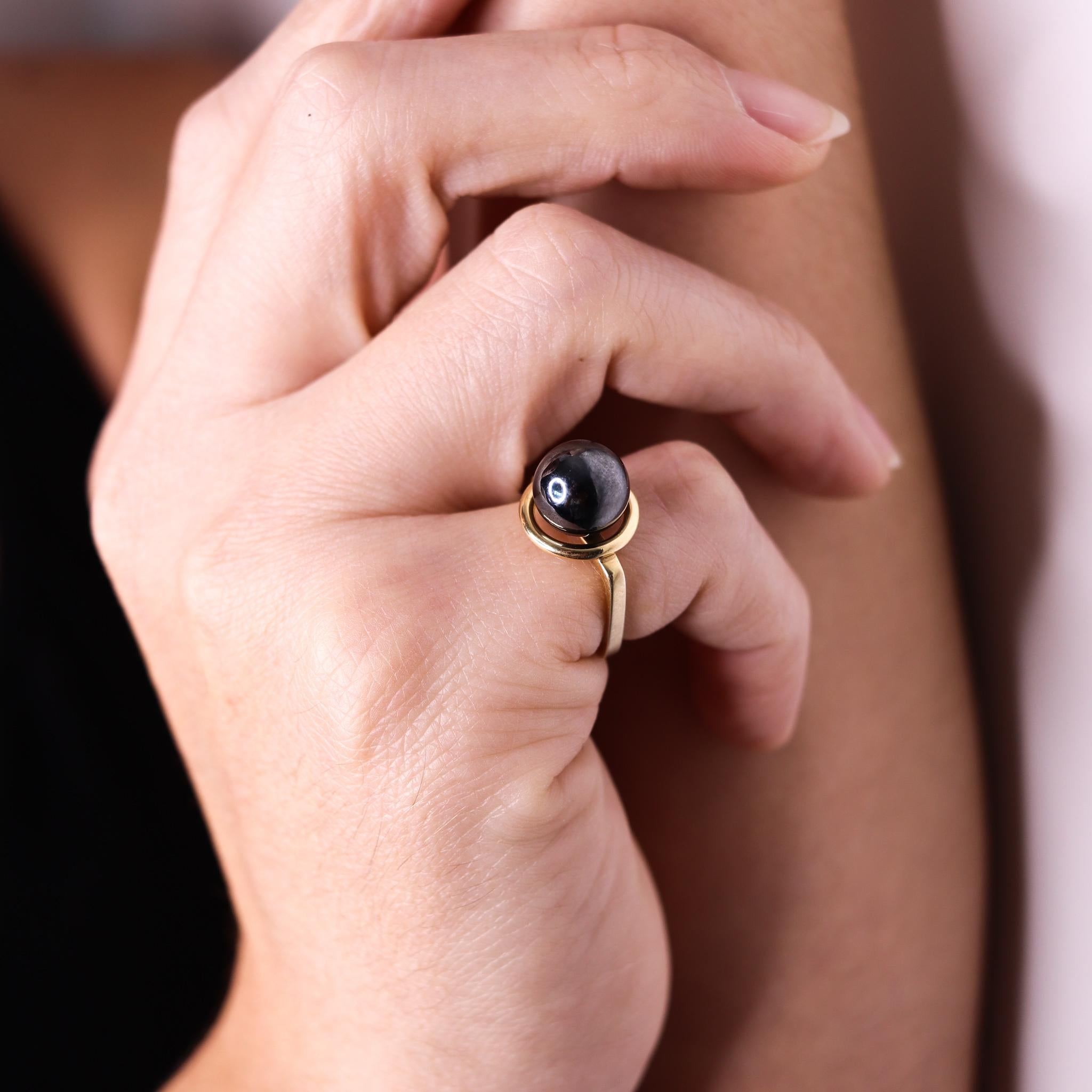 Dinh Van Paris 1970 Geometric Ring 18Kt Yellow Gold with Carved Hematite Sphere For Sale 1