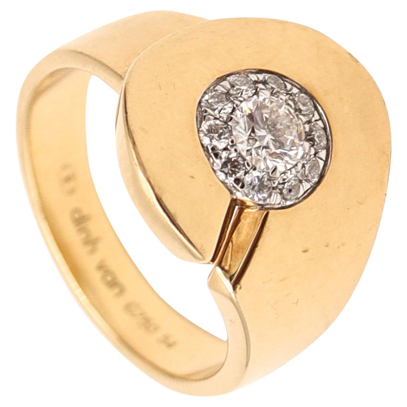 DINH VAN Paris 1990 Anillo Menottes De Oro Amarillo Macizo De 18 Kt Con Diamantes VVS en venta