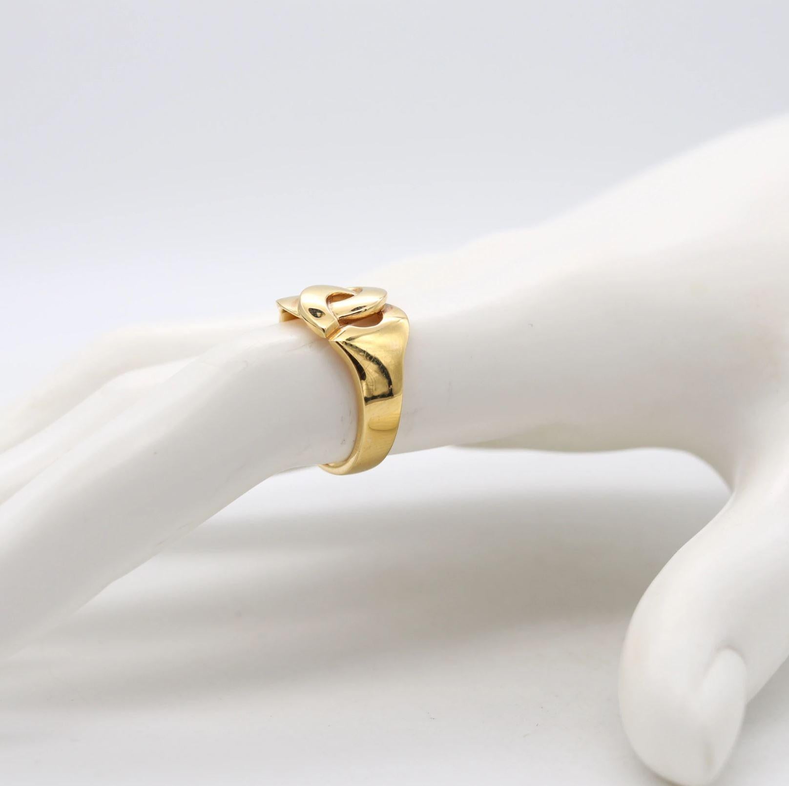 Dinh Van Paris Vintage Classic Menottes Ring in Solid 18Kt Yellow Gold Certified In Excellent Condition For Sale In Miami, FL