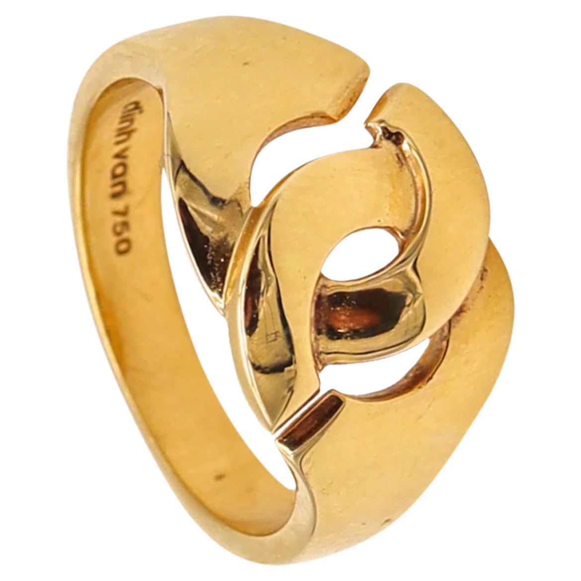 Dinh Van Paris Vintage Classic Menottes Ring in Solid 18Kt Yellow Gold Certified For Sale