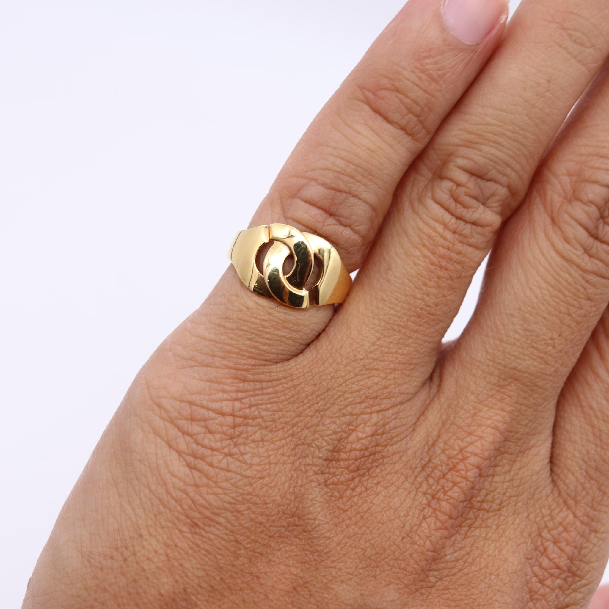 Dinh Van Paris Bague classique Menottes vintage en or jaune massif 18 carats Unisexe en vente