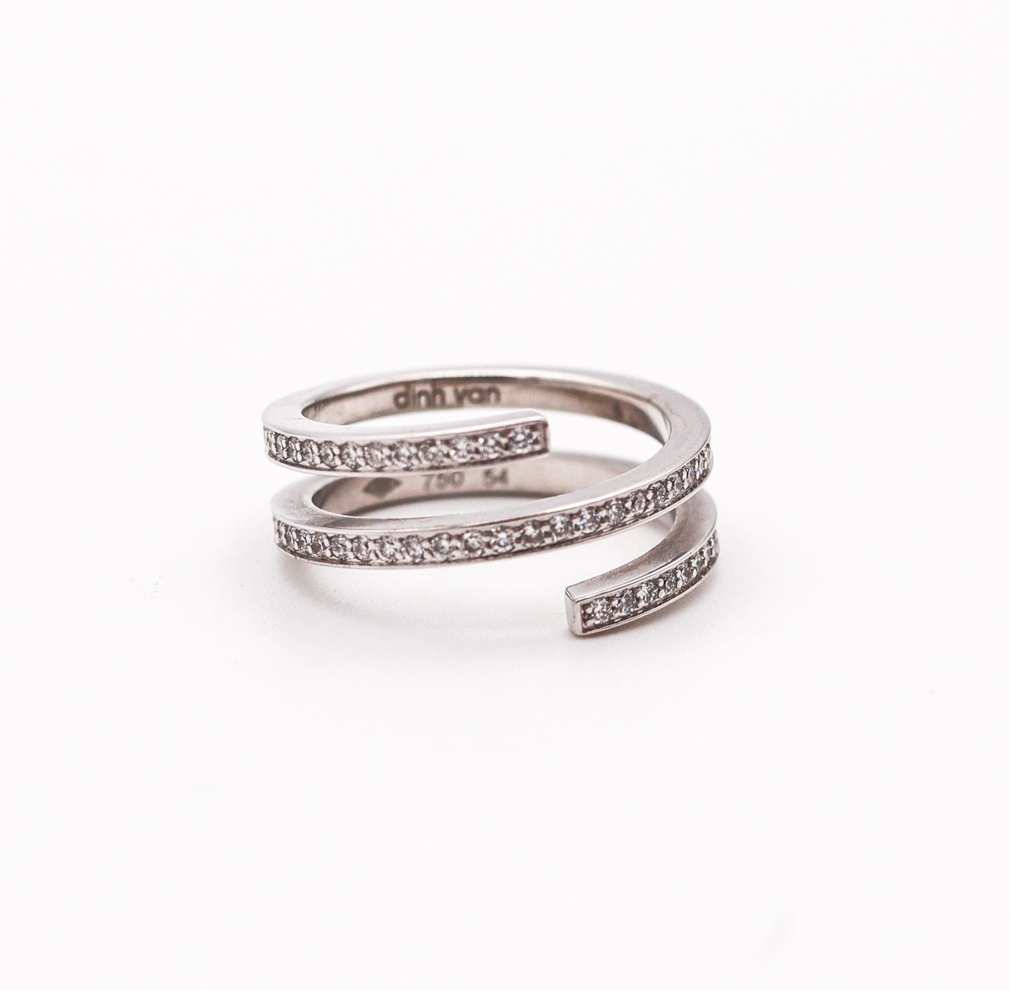Modernist DINH VAN Paris Vintage Classic Spiral Ring Solid 18Kt White Gold With Diamonds For Sale
