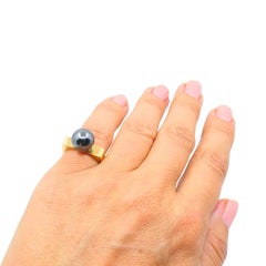 Dinh Van Vintage Modernist Gold 18k Square Hematite Ring