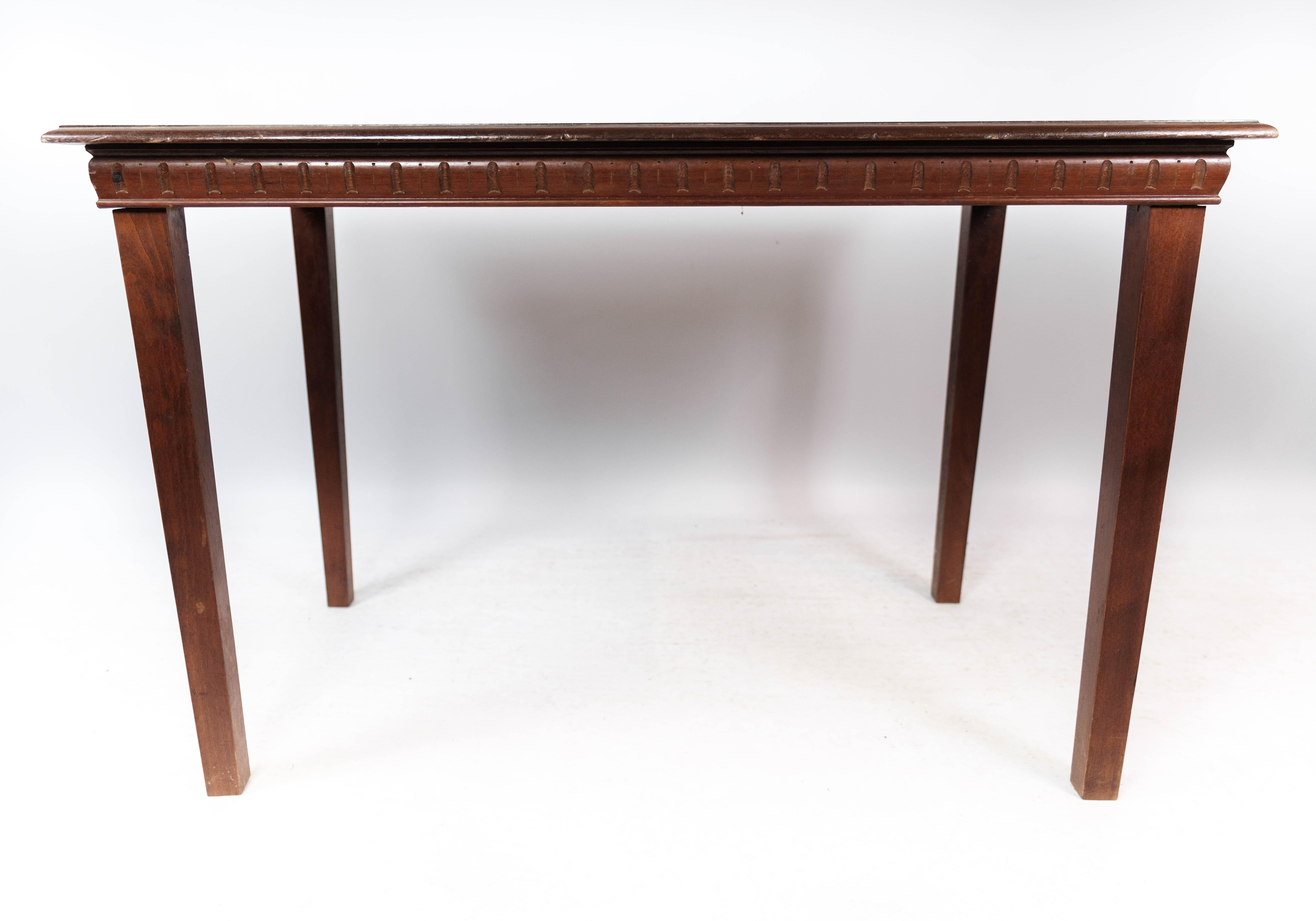 Dining and/or Coffee Table of Walnut, 1890s In Good Condition For Sale In Lejre, DK