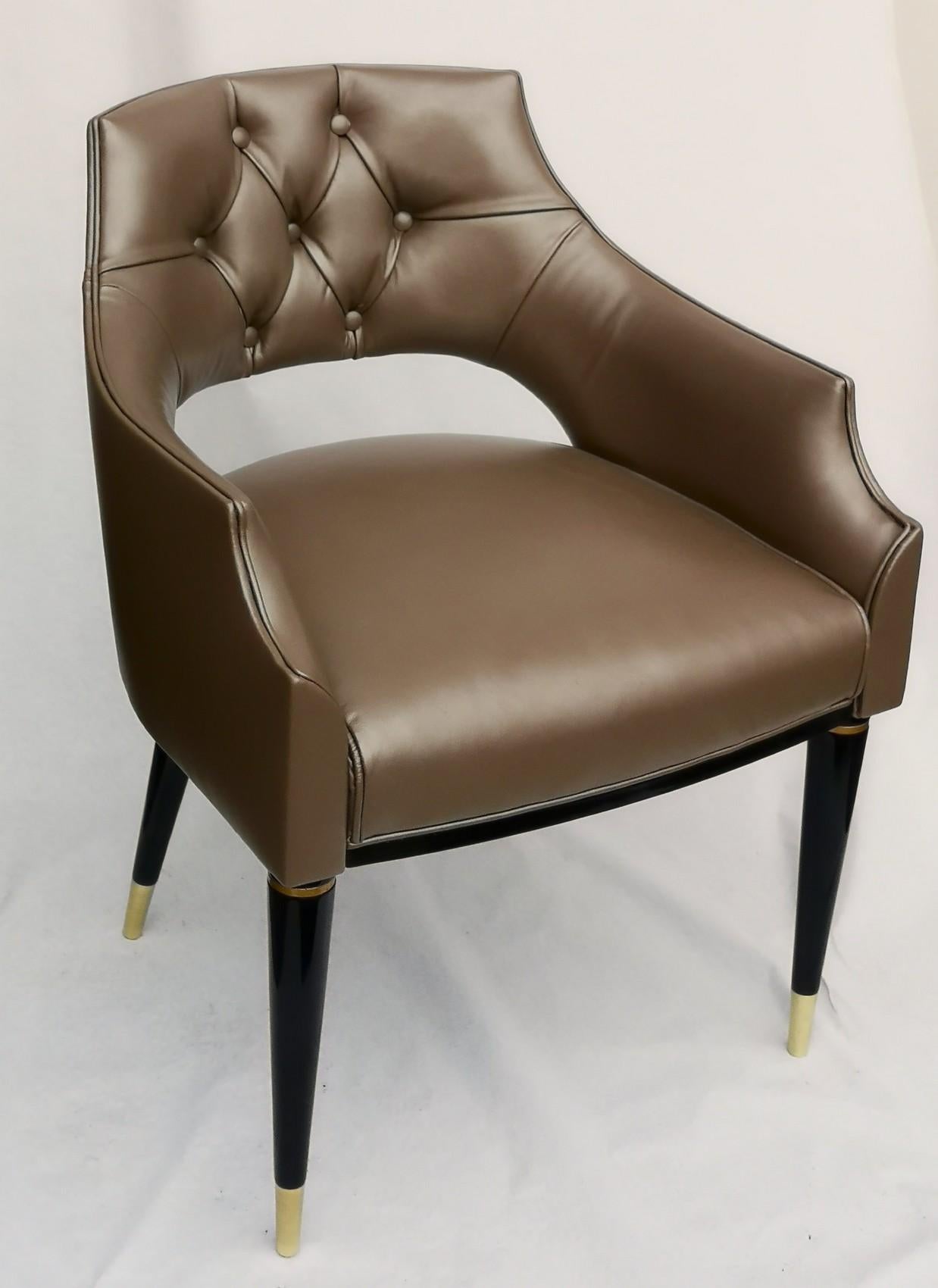 Great and comfortable dining chair in fiore leather. This successful dining chair is now offered in primo fiore leather.
Source of leather is a top tannery in Vicenza (one of the two areas for quality leather in Italy) and stitched upholstered in