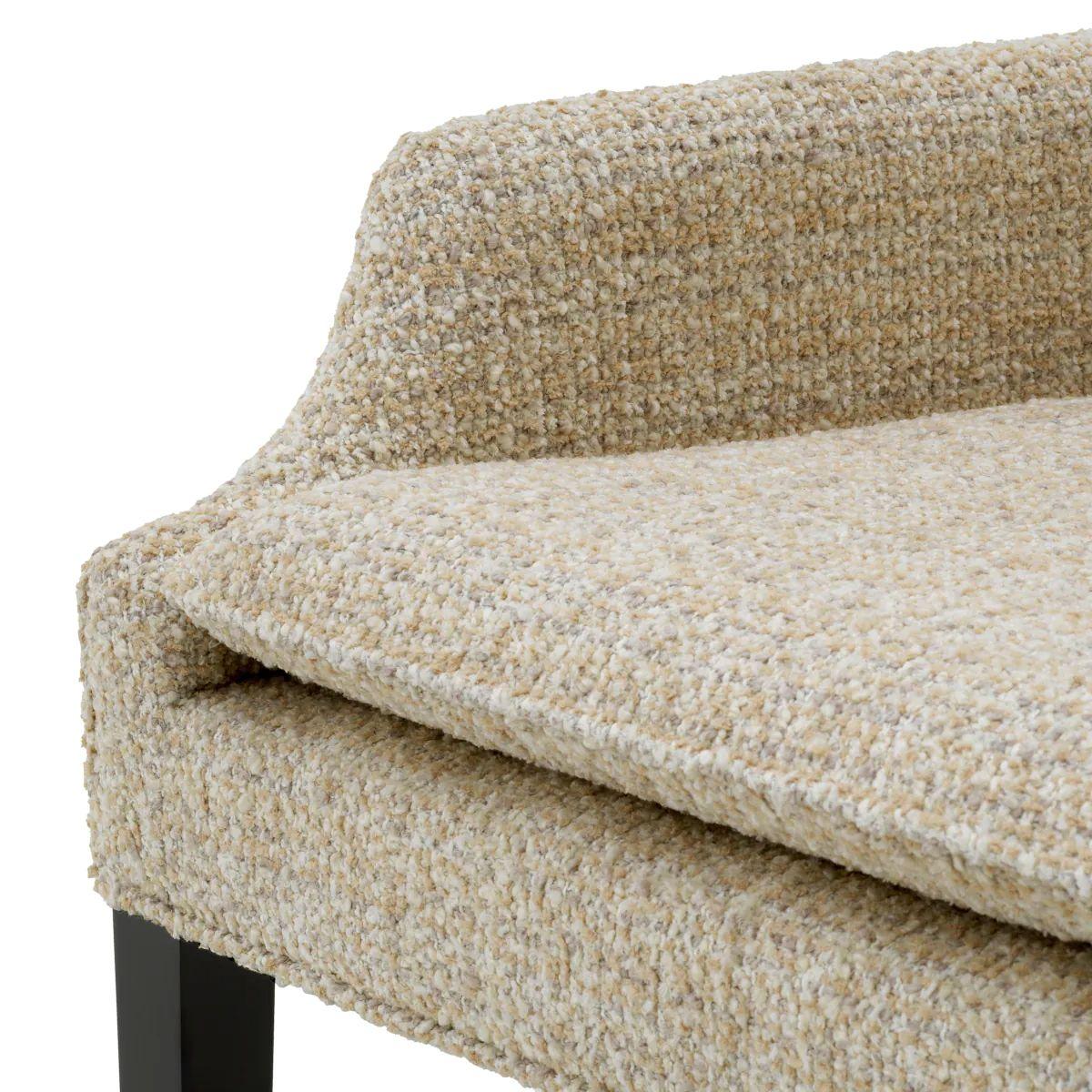 Sedia da pranzo, tessuto beige, gambe nere e ottone in vendita 1